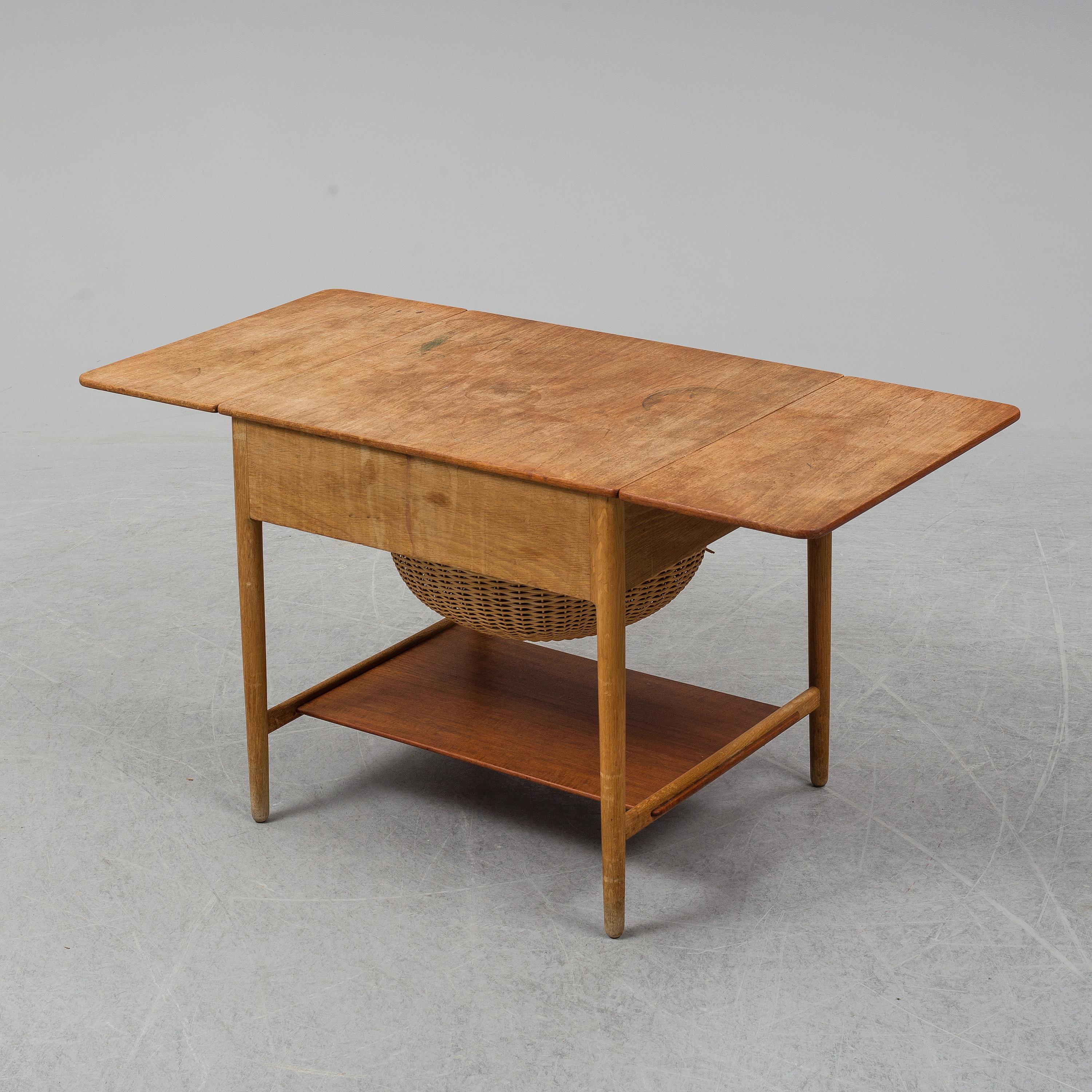 Hans J Wegner - Oak Sewing Table - Designed for Andreas Tuck Denmark For Sale 1