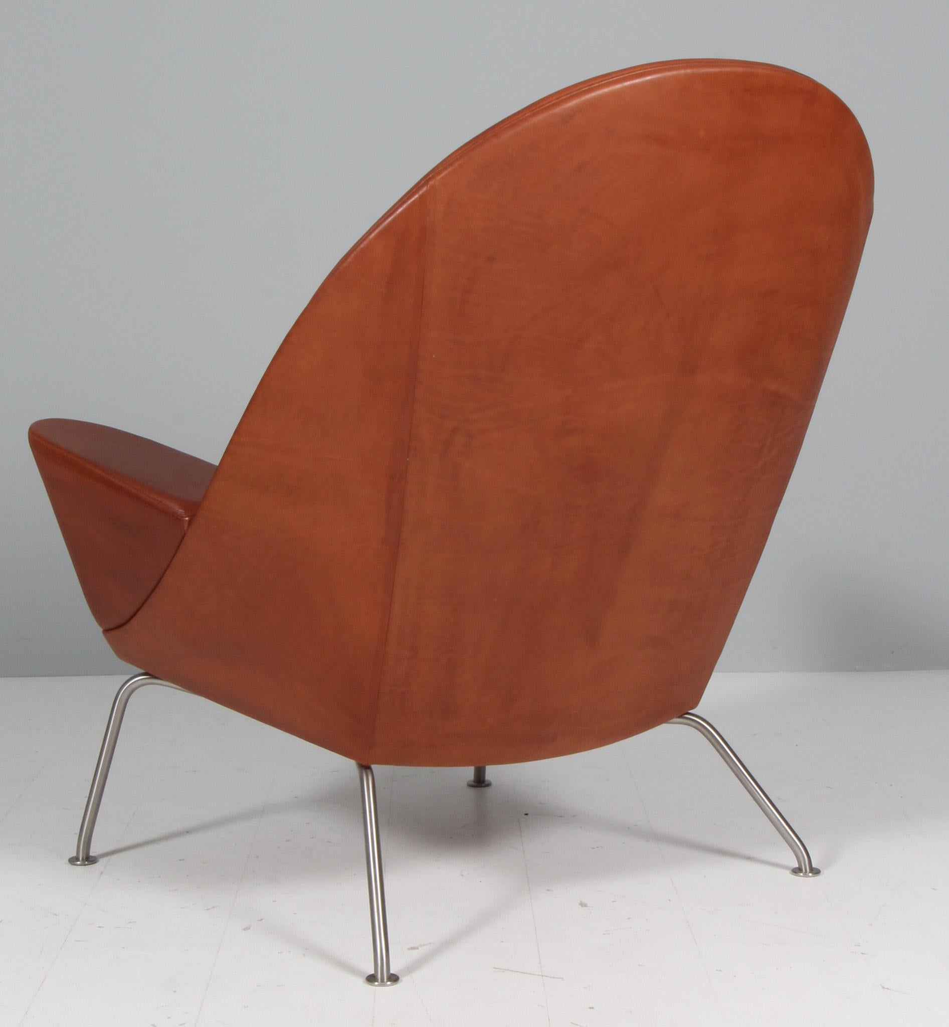 Hans J. Wegner Oculus Lounge Chair and ottoman in Full grain brandy leather 2
