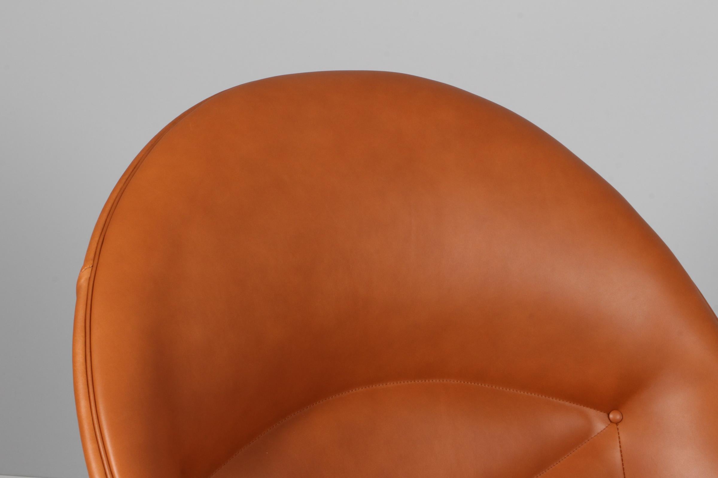 Hans J. Wegner Chaise longue Oculus et ottoman en cuir de noyer pleine fleur en vente 4
