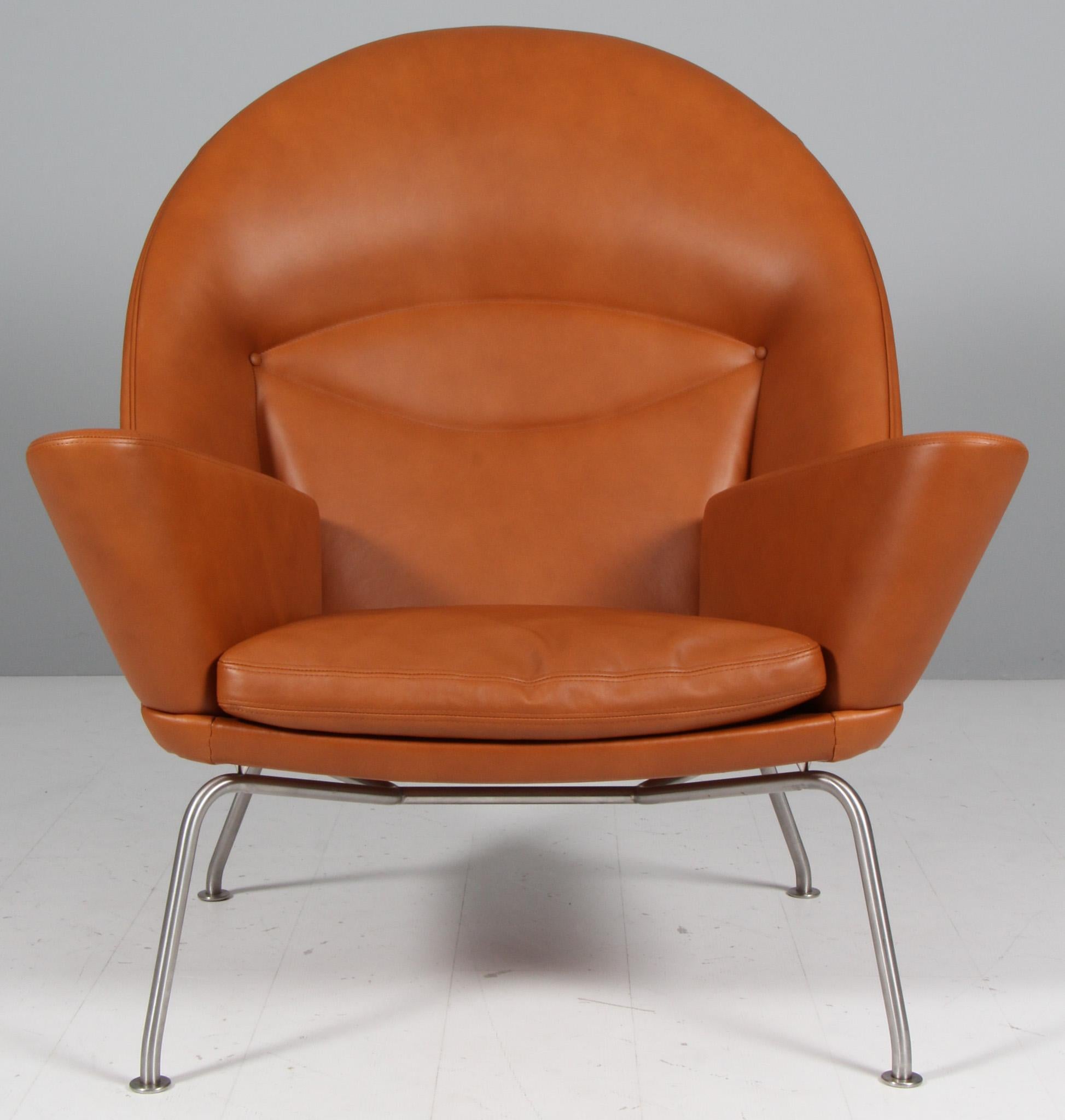 Hans J. Wegner Oculus Lounge Chair and ottoman in Full grain walnut leather 2