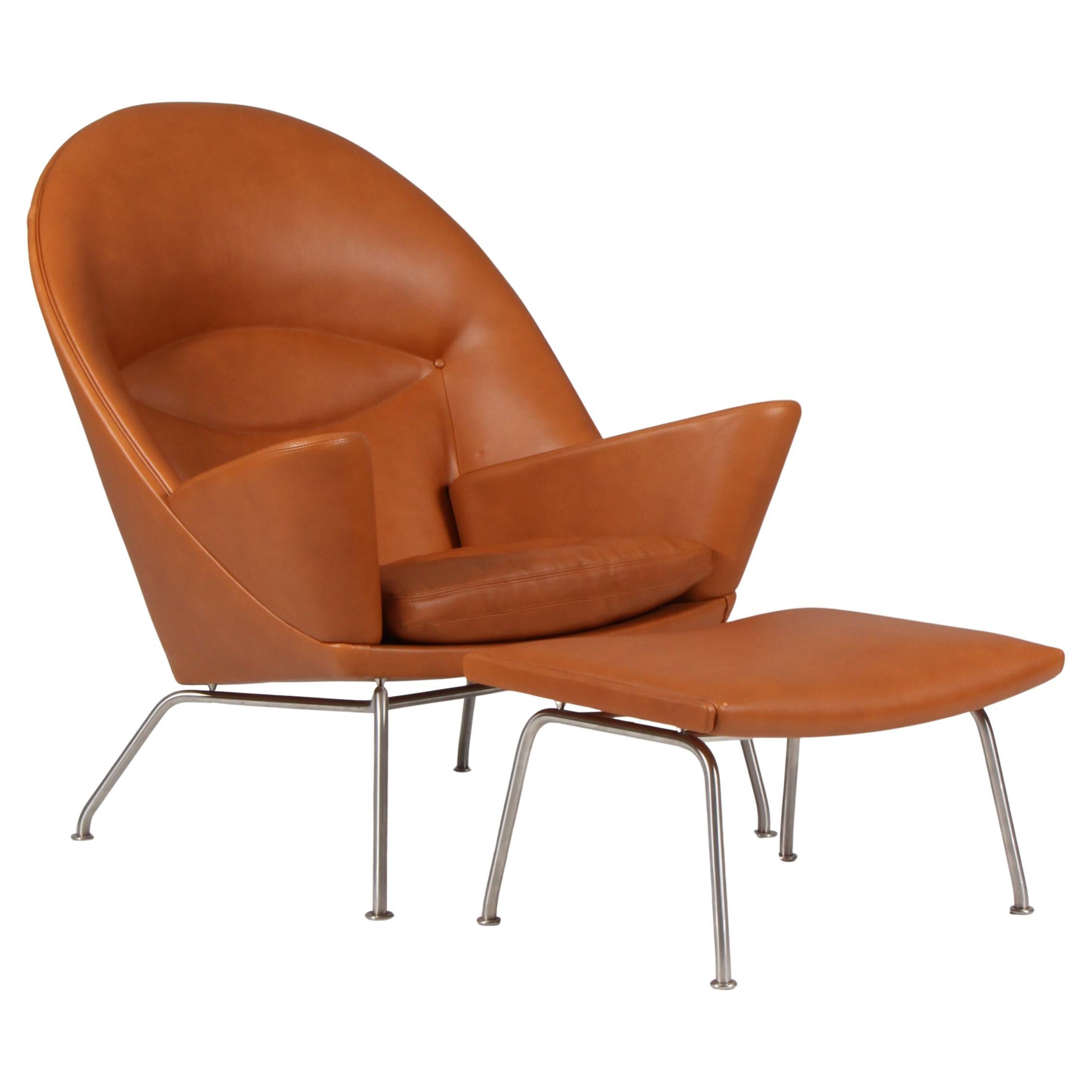 Hans J. Wegner Chaise longue Oculus et ottoman en cuir de noyer pleine fleur en vente