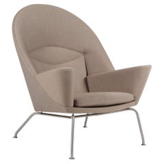 Hans J. Wegner Oculus Lounge Chair in fabric