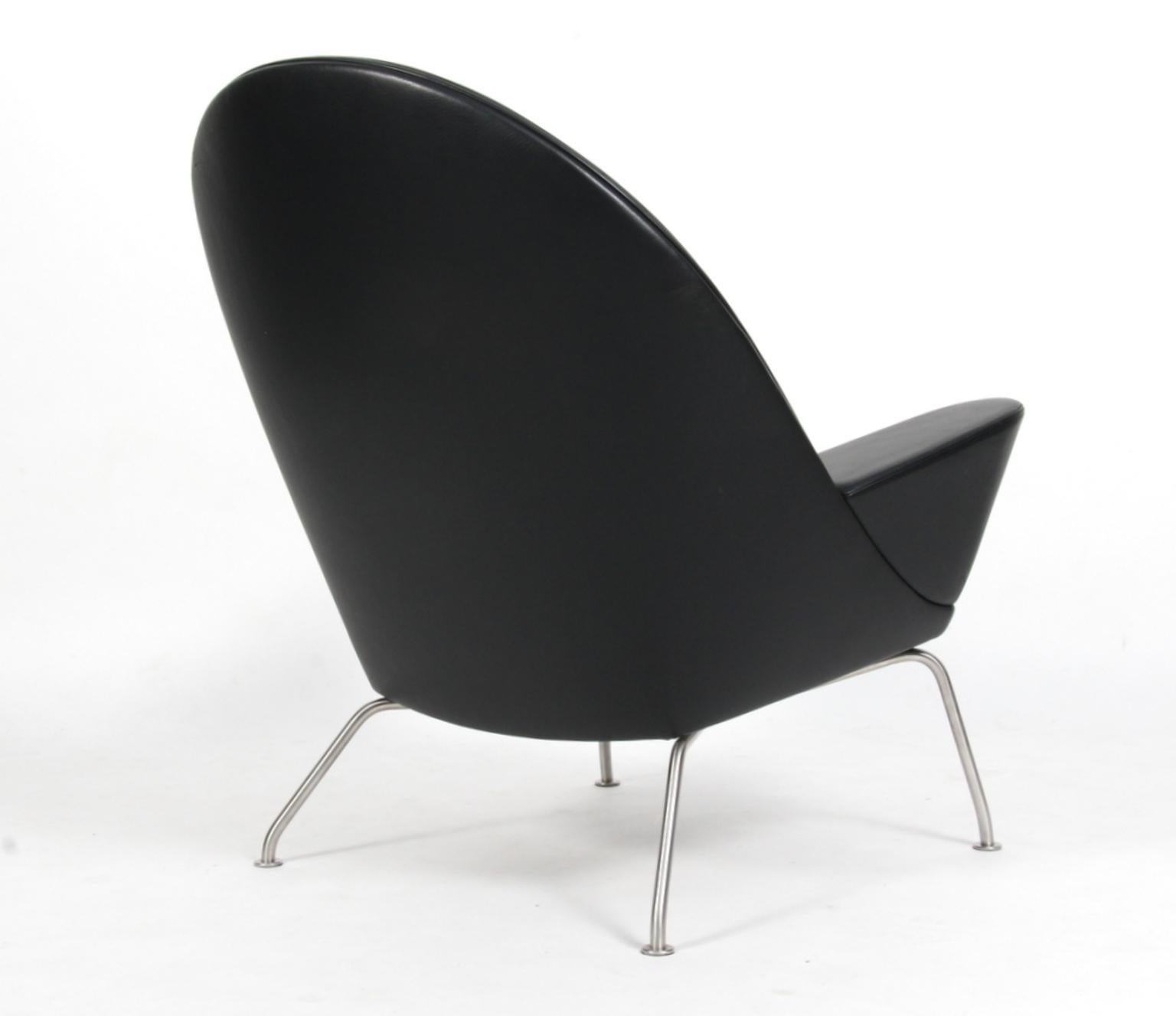 Mid-Century Modern Hans J. Wegner Oculus Lounge Chair in Thor Leather