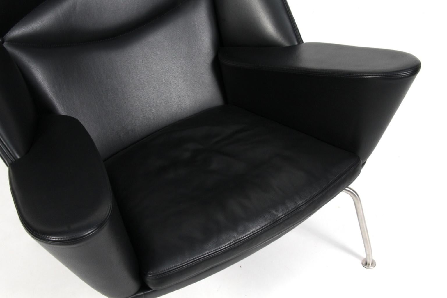 Danish Hans J. Wegner Oculus Lounge Chair in Thor Leather