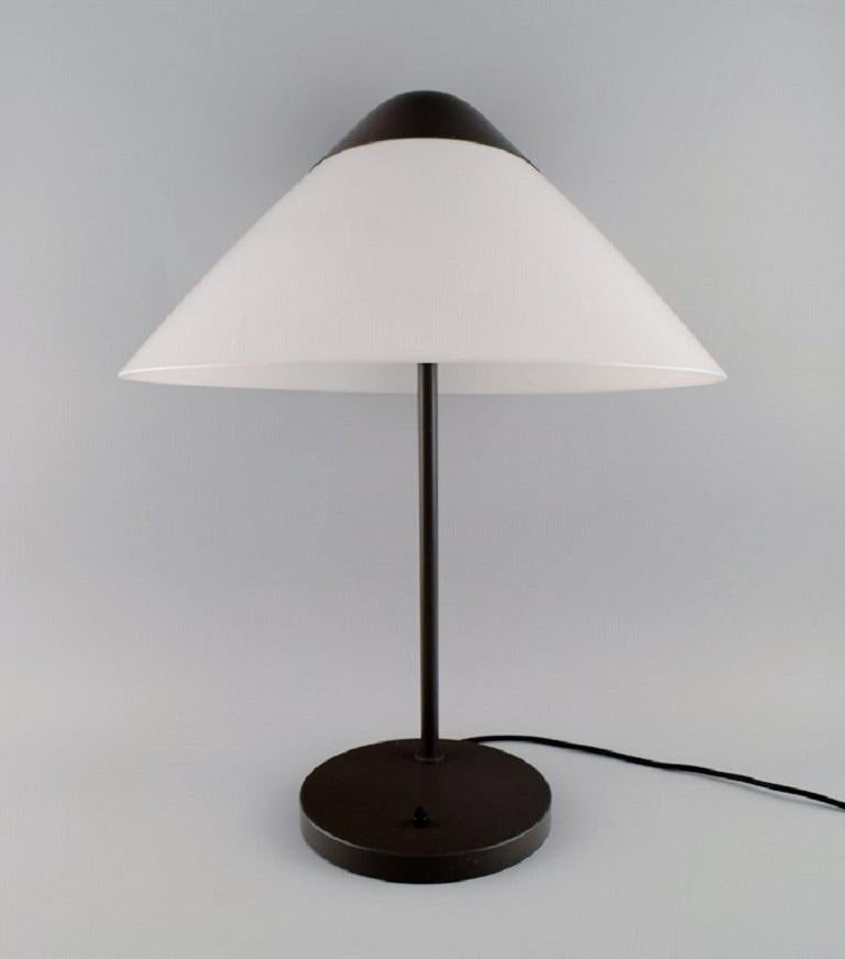 Danish Hans J. Wegner, Opala Table Lamp in Lacquered Aluminium and Opal Glass For Sale
