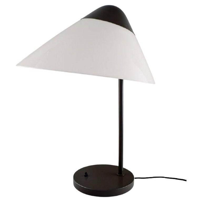 Hans J. Wegner, Opala Table Lamp in Lacquered Aluminium and Opal Glass For Sale