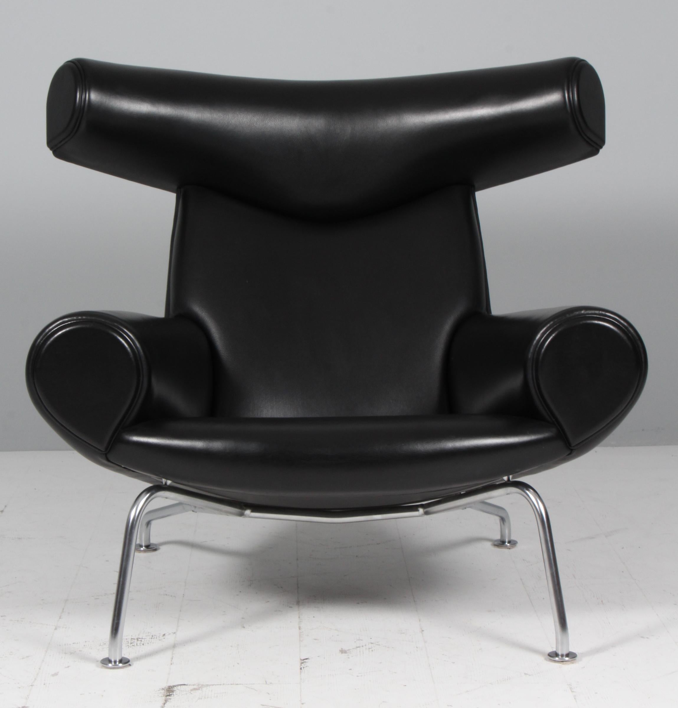 Hans J. Wegner Ox Chair und Ottomane Model No. EJ 100, schwarzes Originalleder im Angebot 5
