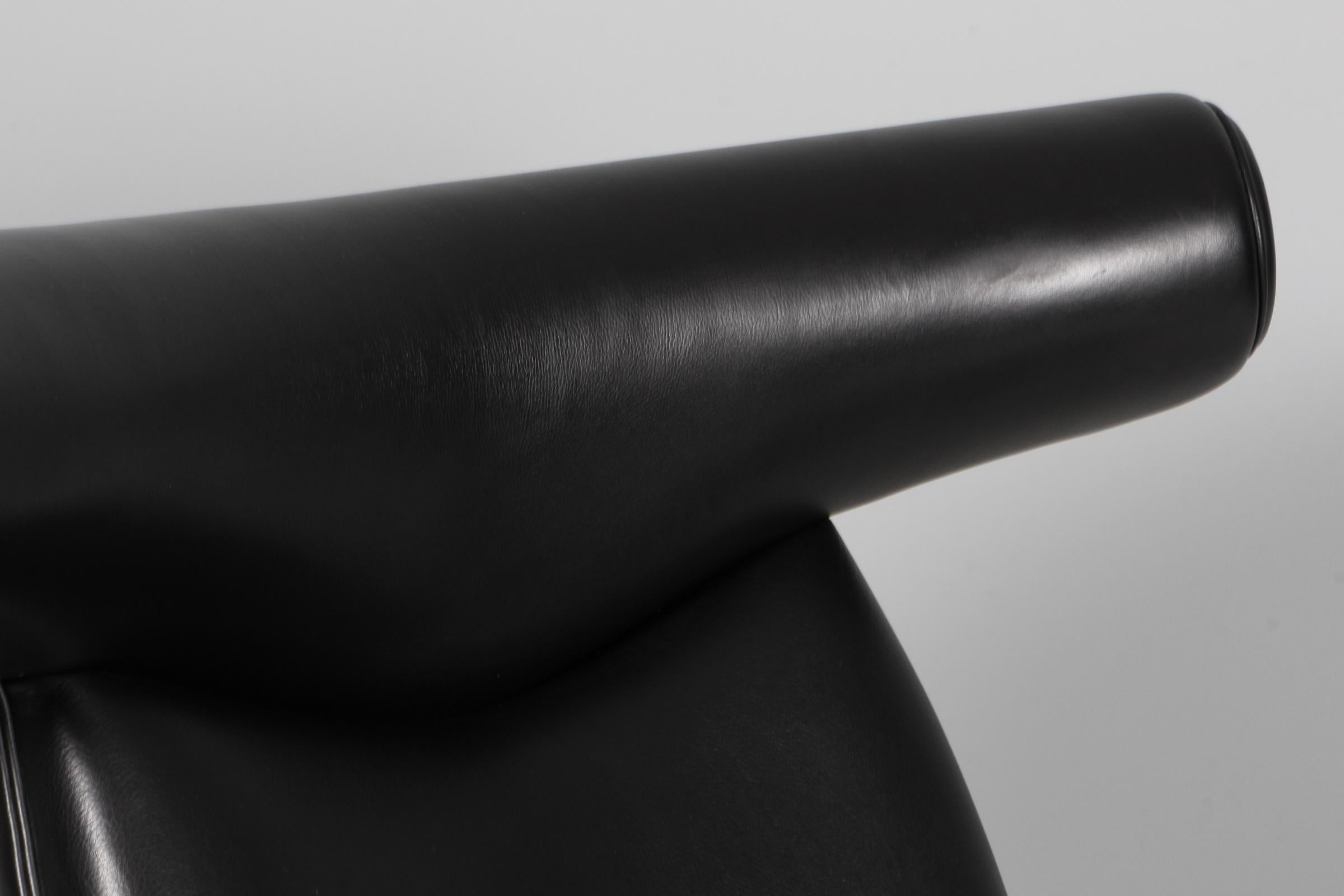 Hans J. Wegner Ox Chair und Ottomane Model No. EJ 100, schwarzes Originalleder im Angebot 1