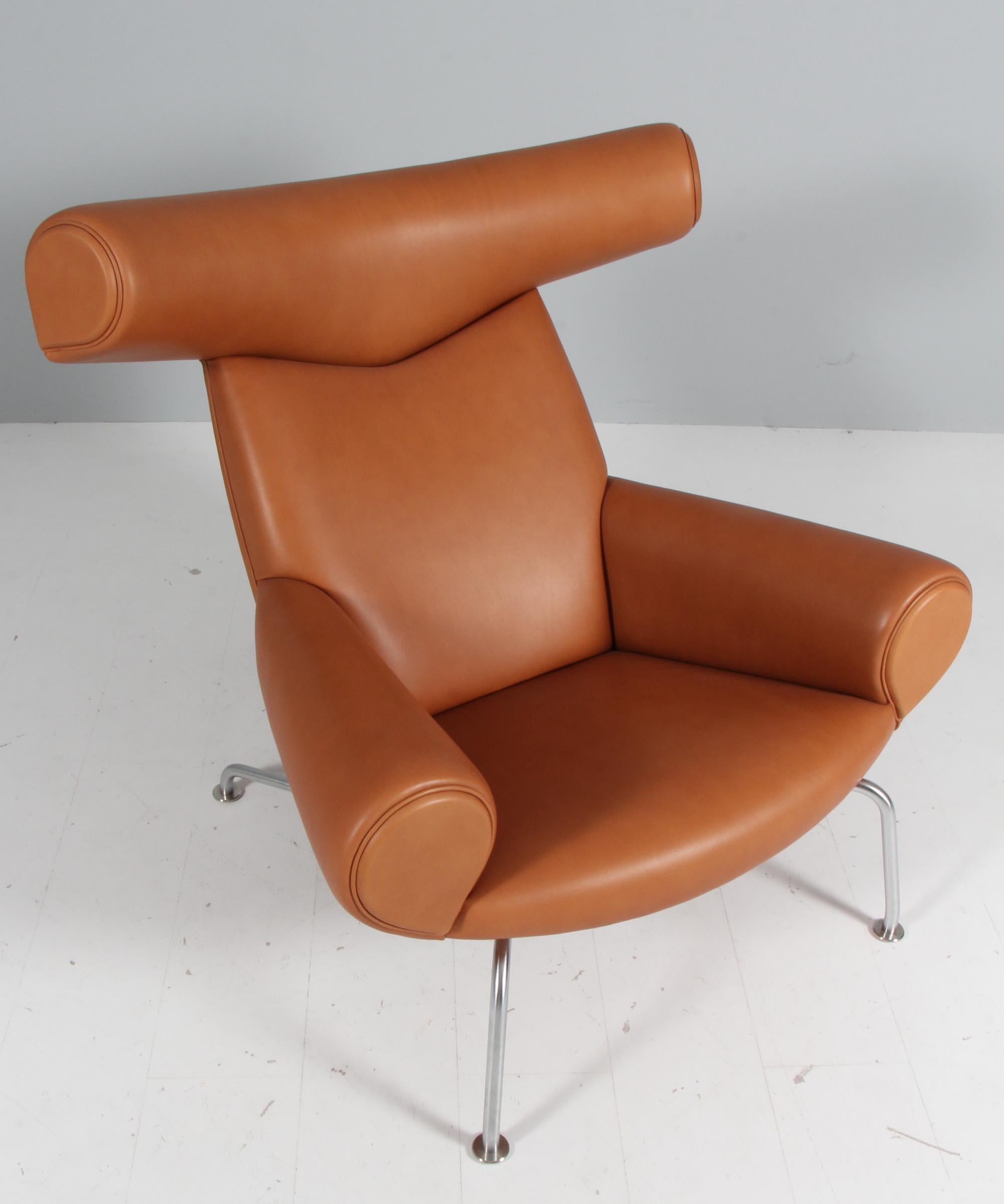 Mid-20th Century Hans J. Wegner Ox Chair and ottoman Model EJ 100, Walnut Elegance full grain