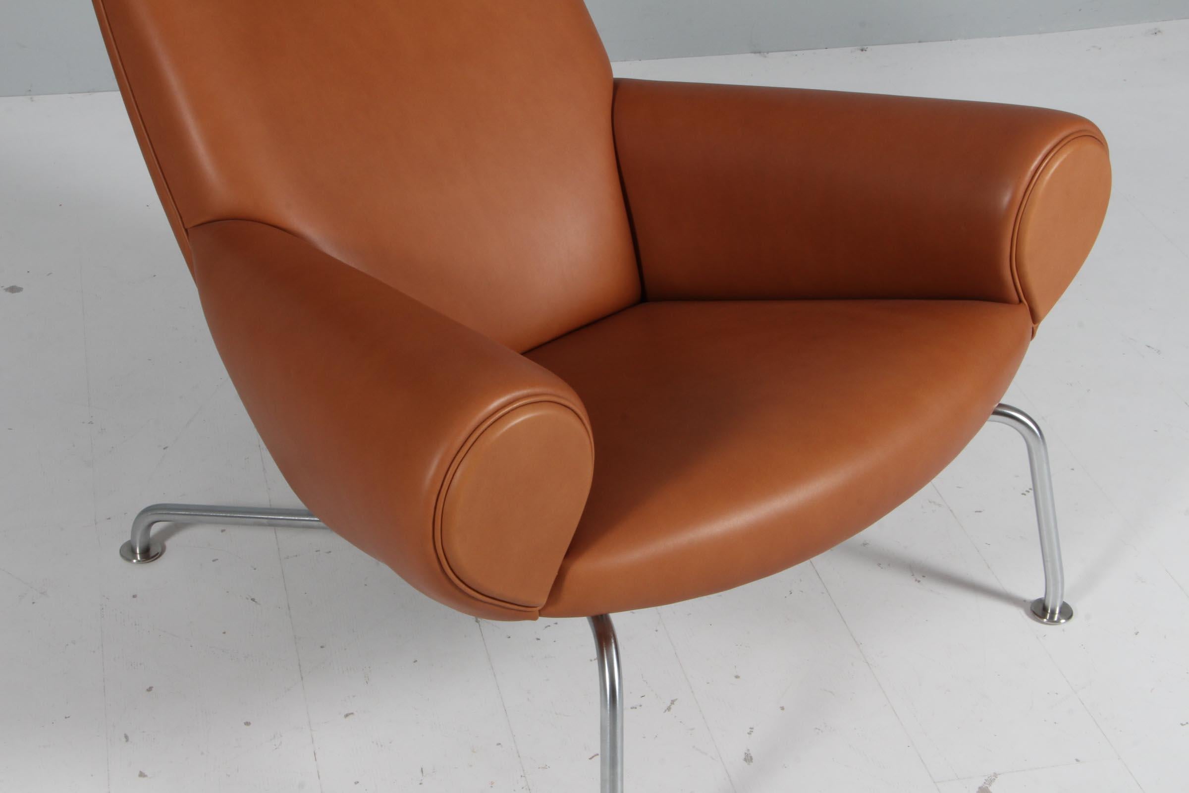 Hans J. Wegner Ox Chair and ottoman Model EJ 100, Walnut Elegance full grain 1