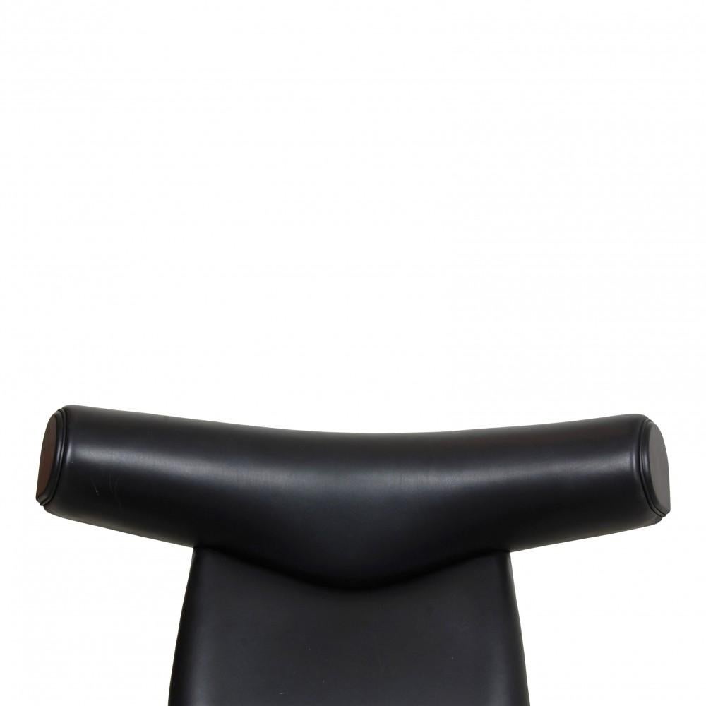 Scandinavian Modern Hans J. Wegner Ox Chair Patinated Lounge Chair in Black Aniline Leather For Sale