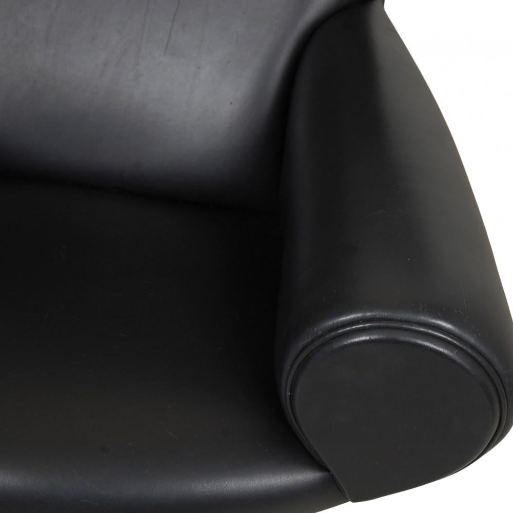 Hans J. Wegner Ox Chair Patinierter Loungesessel aus schwarzem Anilinleder (20. Jahrhundert) im Angebot