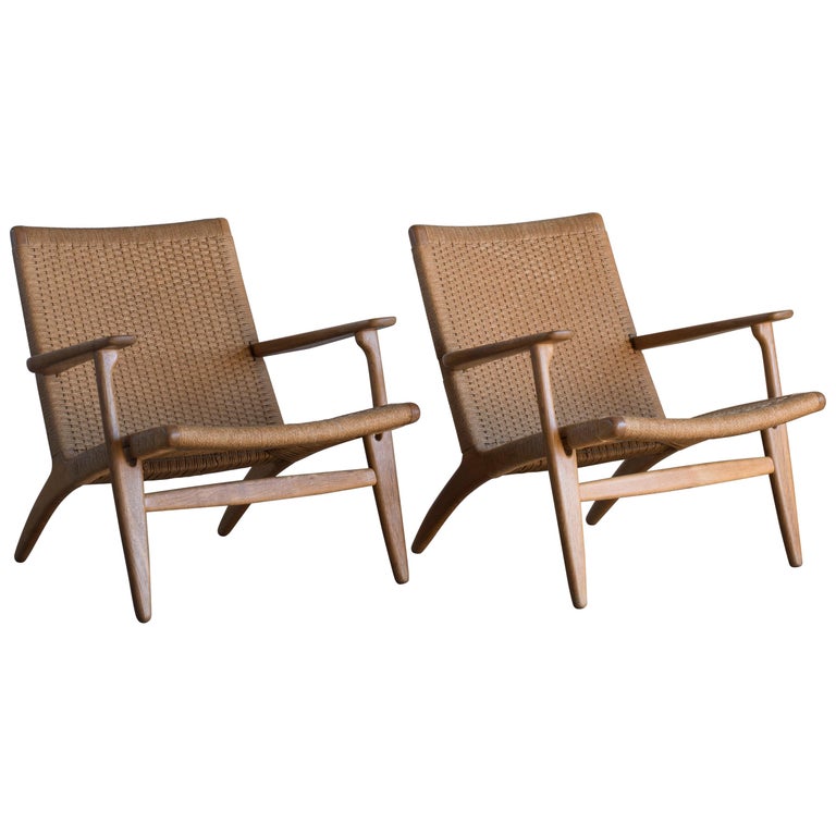 Hans J. Wegner Pair of Easy Chairs “CH 25” for Carl Hansen For Sale