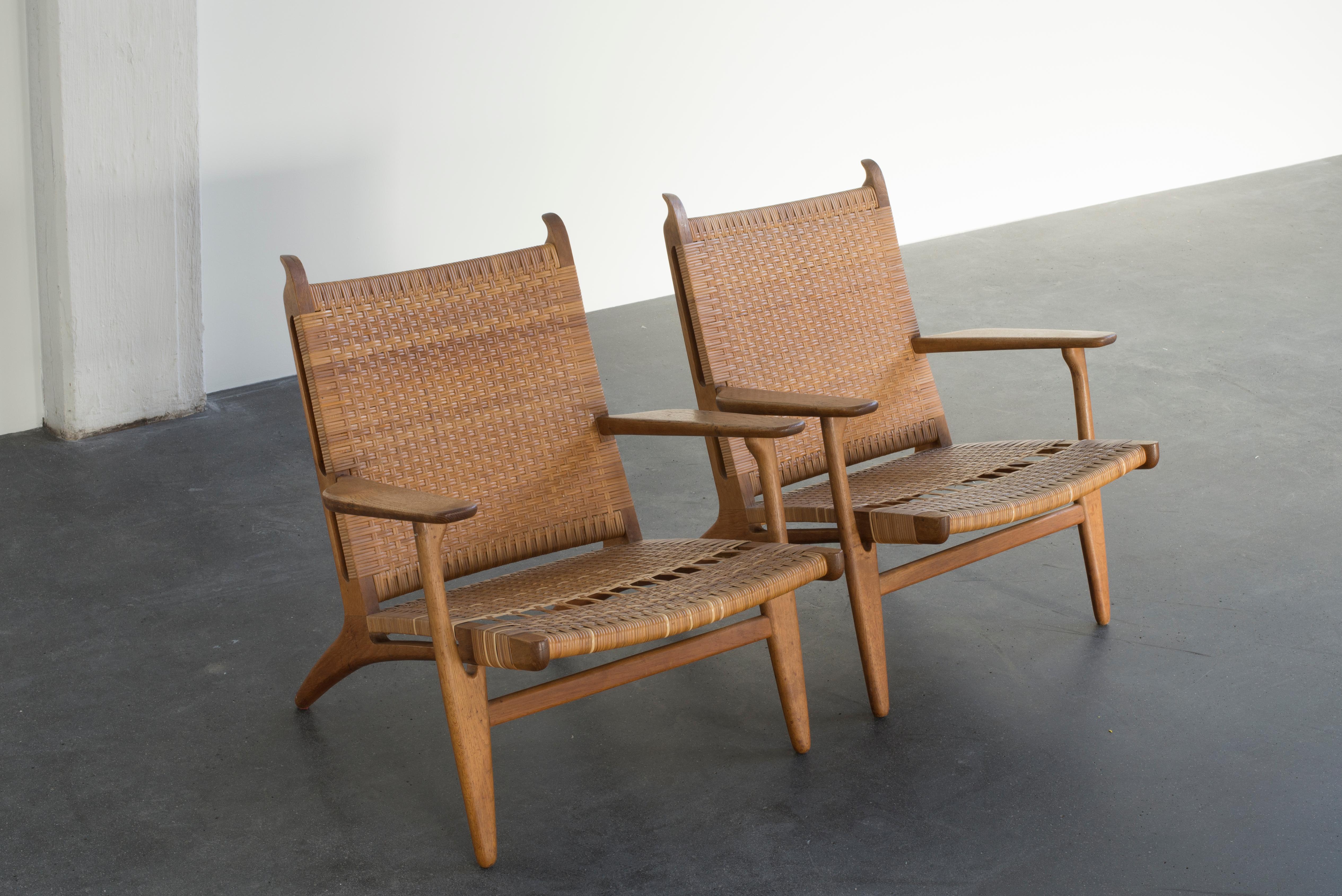 Hans J. Wegner, Paar Easy Chairs, Ch 27 für Carl Hansen (20. Jahrhundert) im Angebot