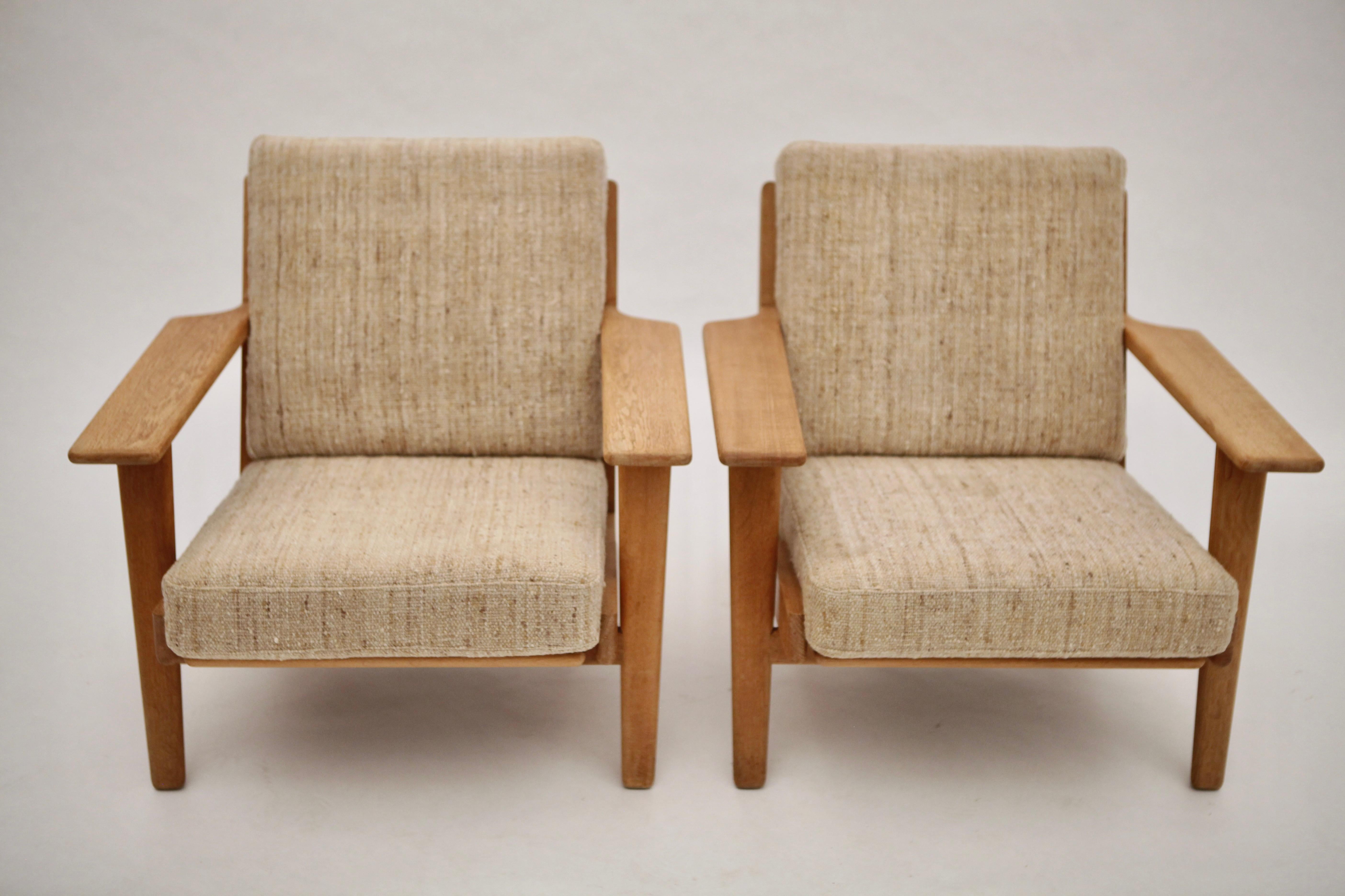 Hans J. Wegner, Pair of GE-290 Oak Lounge Chairs, Denmark, 1960s 7