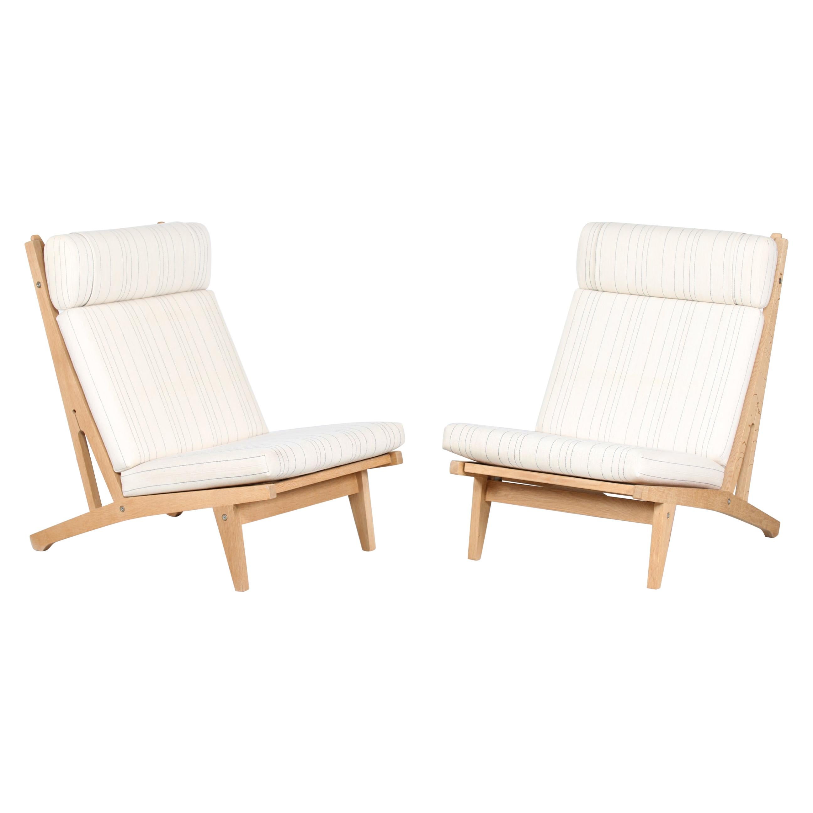 Hans J. Wegner Pair of High Lounge Chairs GE 375 of Oak and Wool by GETAMA 1970s