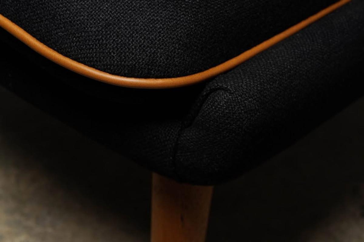 Sedia Hans J. Wegner AP19 Papa Bear e ottomana AP29 per A.P. Rubato in vendita 3