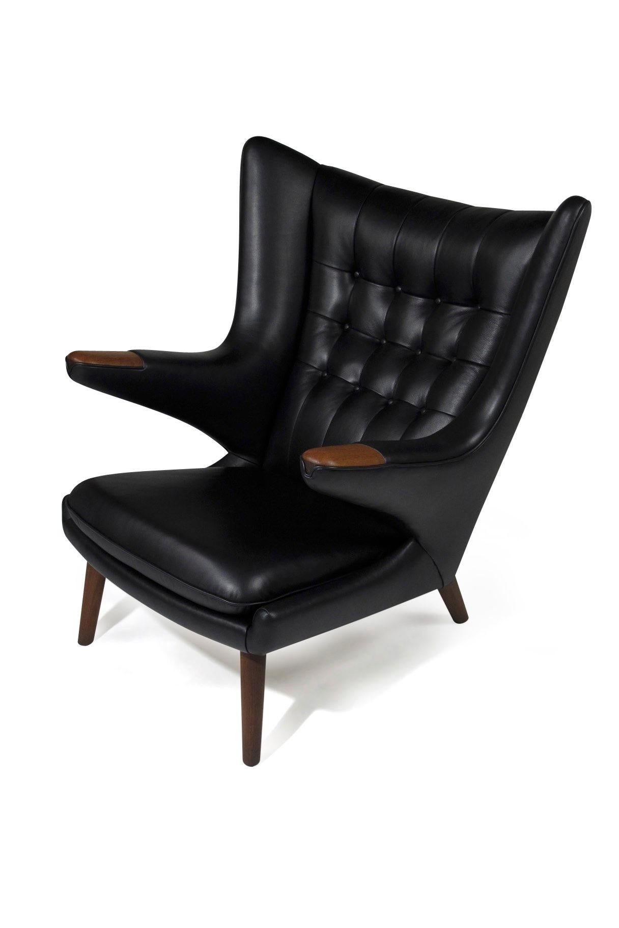 Hans J. Wegner Papa Bear Chair AP 19 & Ottoman AP 29 in Leather In Excellent Condition For Sale In Oakland, CA