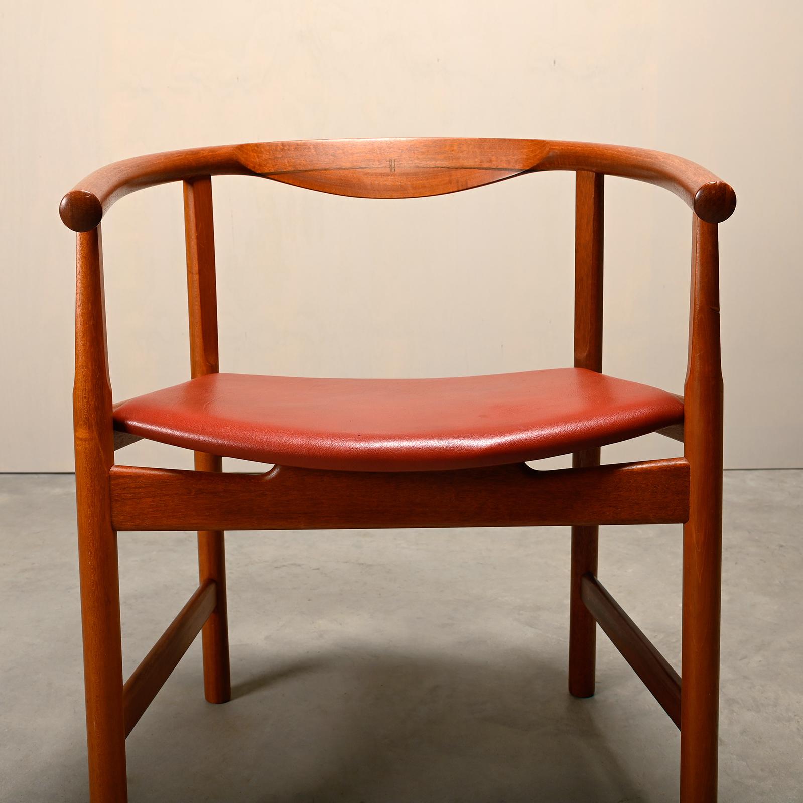 Hans J. Wegner PP203 Esszimmerstühle in Mahagoni und rotem Leder für PP Møbler im Angebot 4