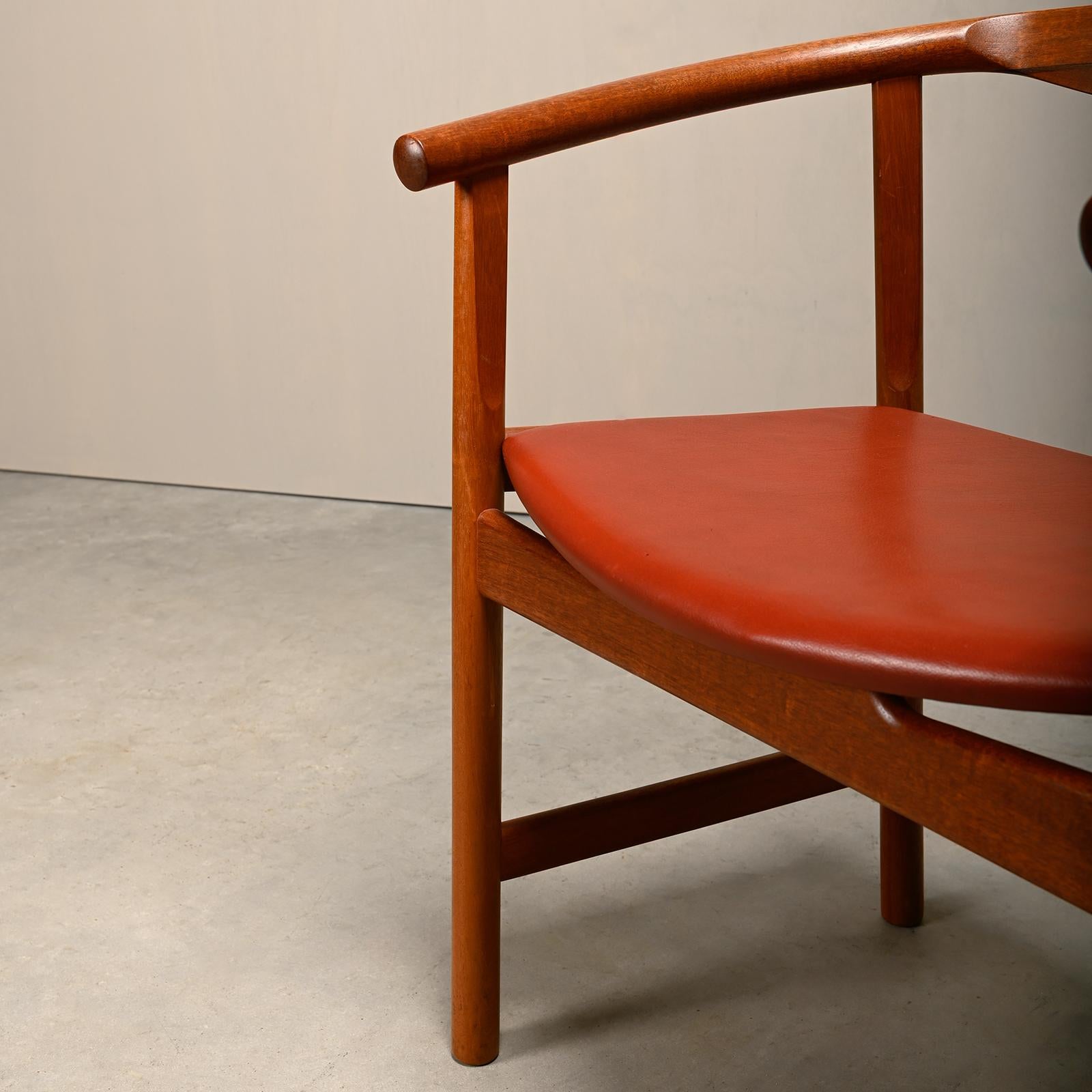 Hans J. Wegner PP203 Esszimmerstühle in Mahagoni und rotem Leder für PP Møbler im Angebot 8