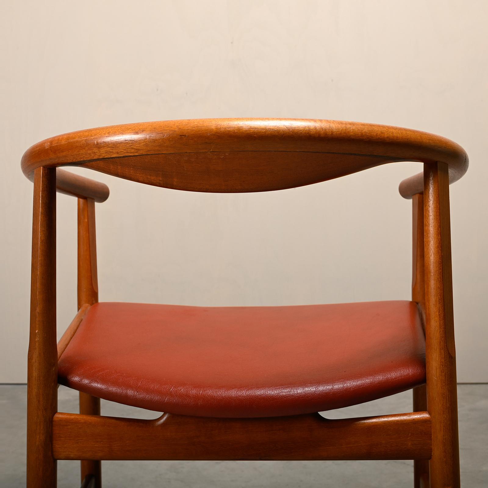 Hans J. Wegner PP203 Esszimmerstühle in Mahagoni und rotem Leder für PP Møbler im Angebot 12
