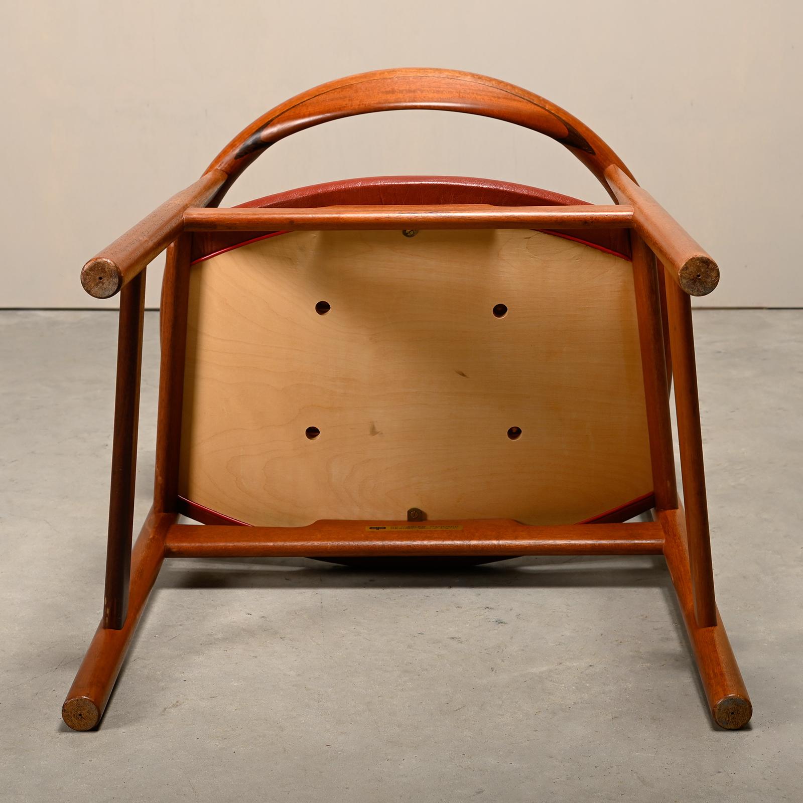 Hans J. Wegner PP203 Esszimmerstühle in Mahagoni und rotem Leder für PP Møbler im Angebot 13