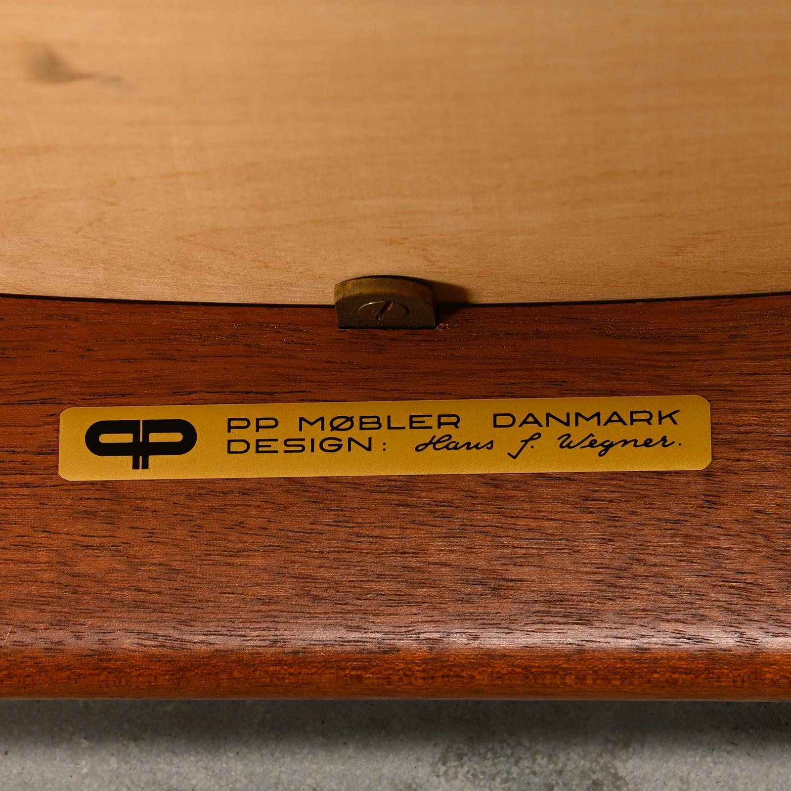 Hans J. Wegner PP203 Esszimmerstühle in Mahagoni und rotem Leder für PP Møbler im Angebot 14
