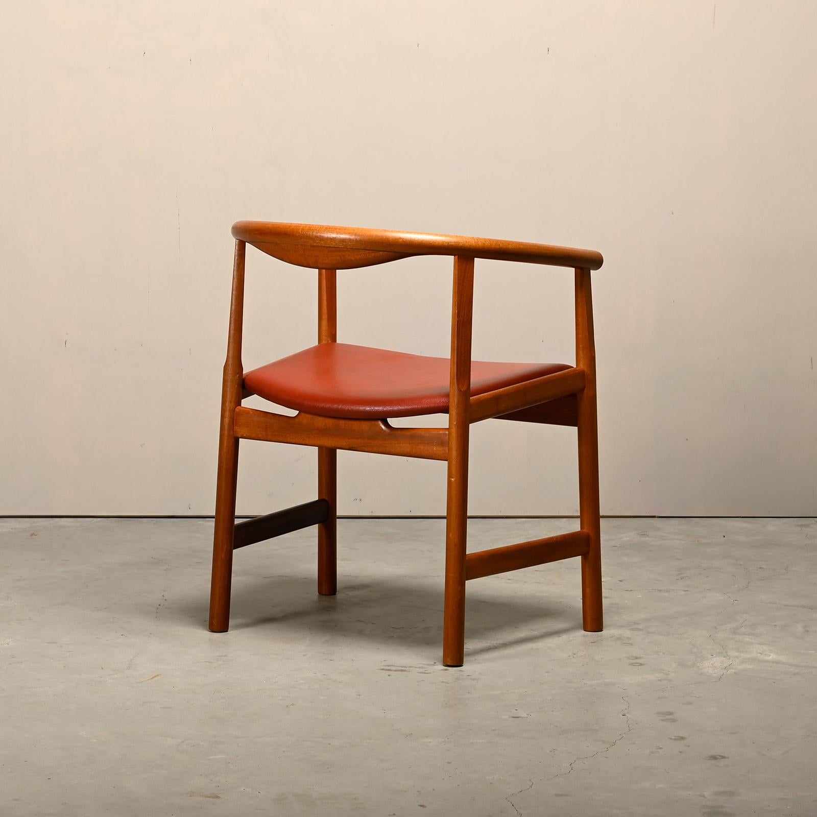 Hans J. Wegner PP203 Esszimmerstühle in Mahagoni und rotem Leder für PP Møbler im Zustand „Gut“ im Angebot in Amsterdam, NL