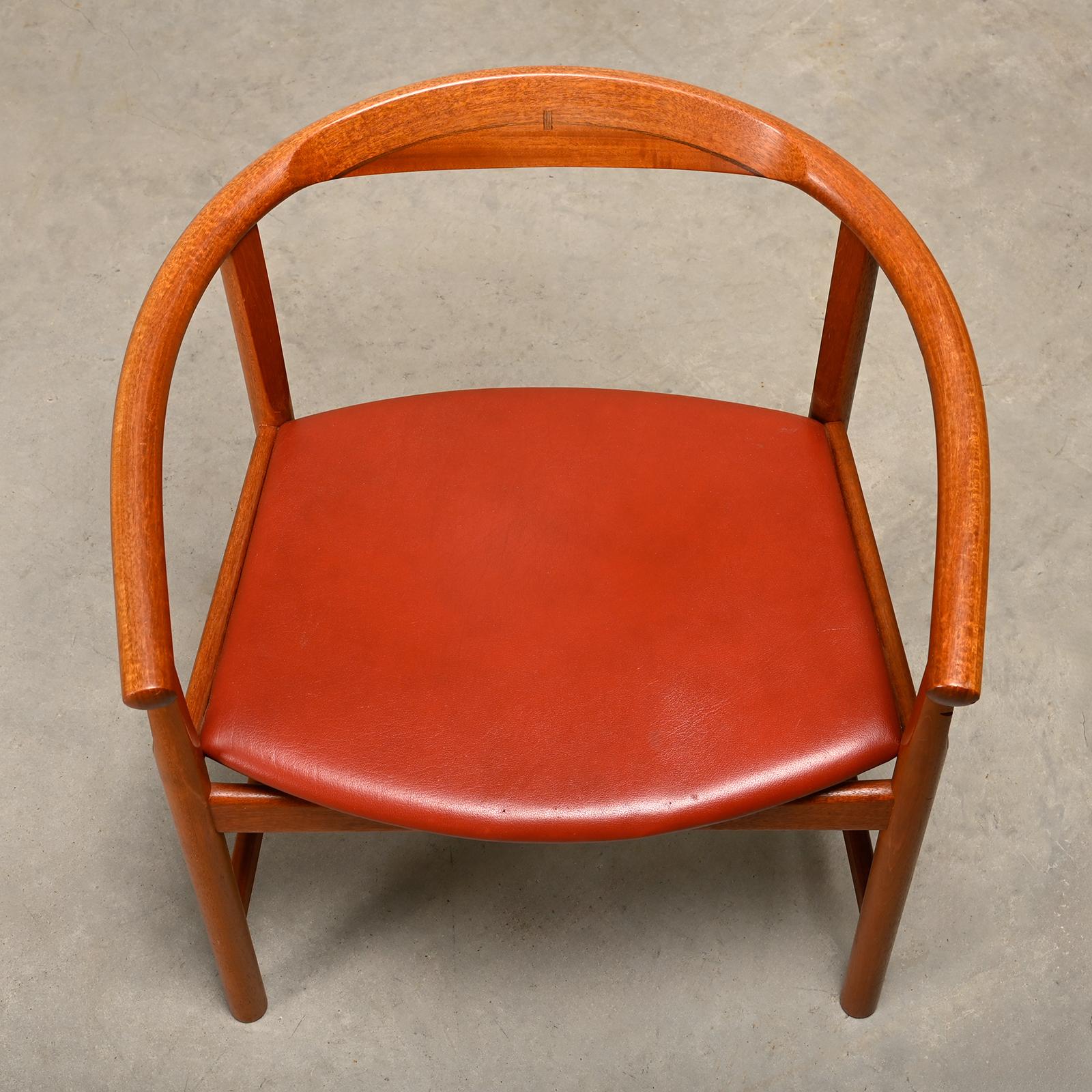 Hans J. Wegner PP203 Esszimmerstühle in Mahagoni und rotem Leder für PP Møbler im Angebot 3