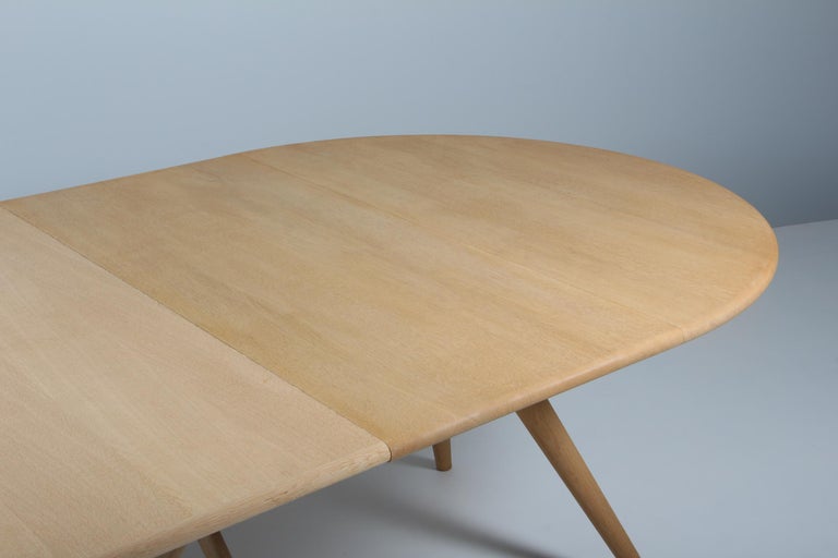 Hans J. Wegner PP75 Circular Dining Table in Solid Oak, Denmark 2000s For Sale 5
