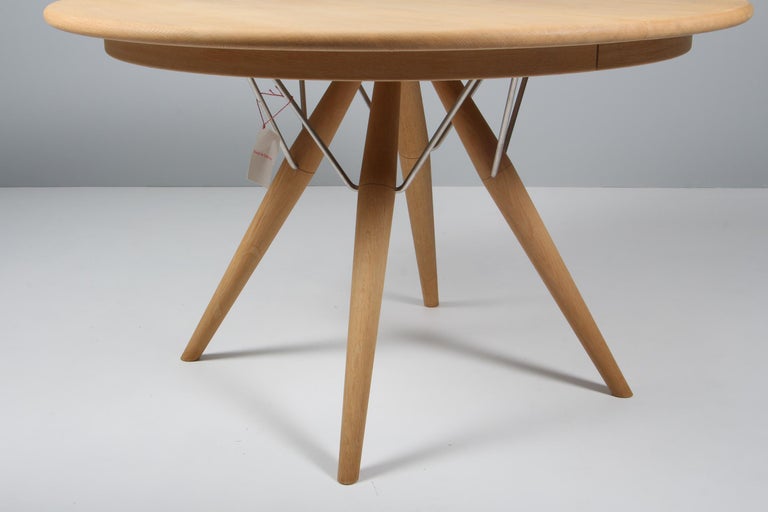 Danish Hans J. Wegner PP75 Circular Dining Table in Solid Oak, Denmark 2000s For Sale