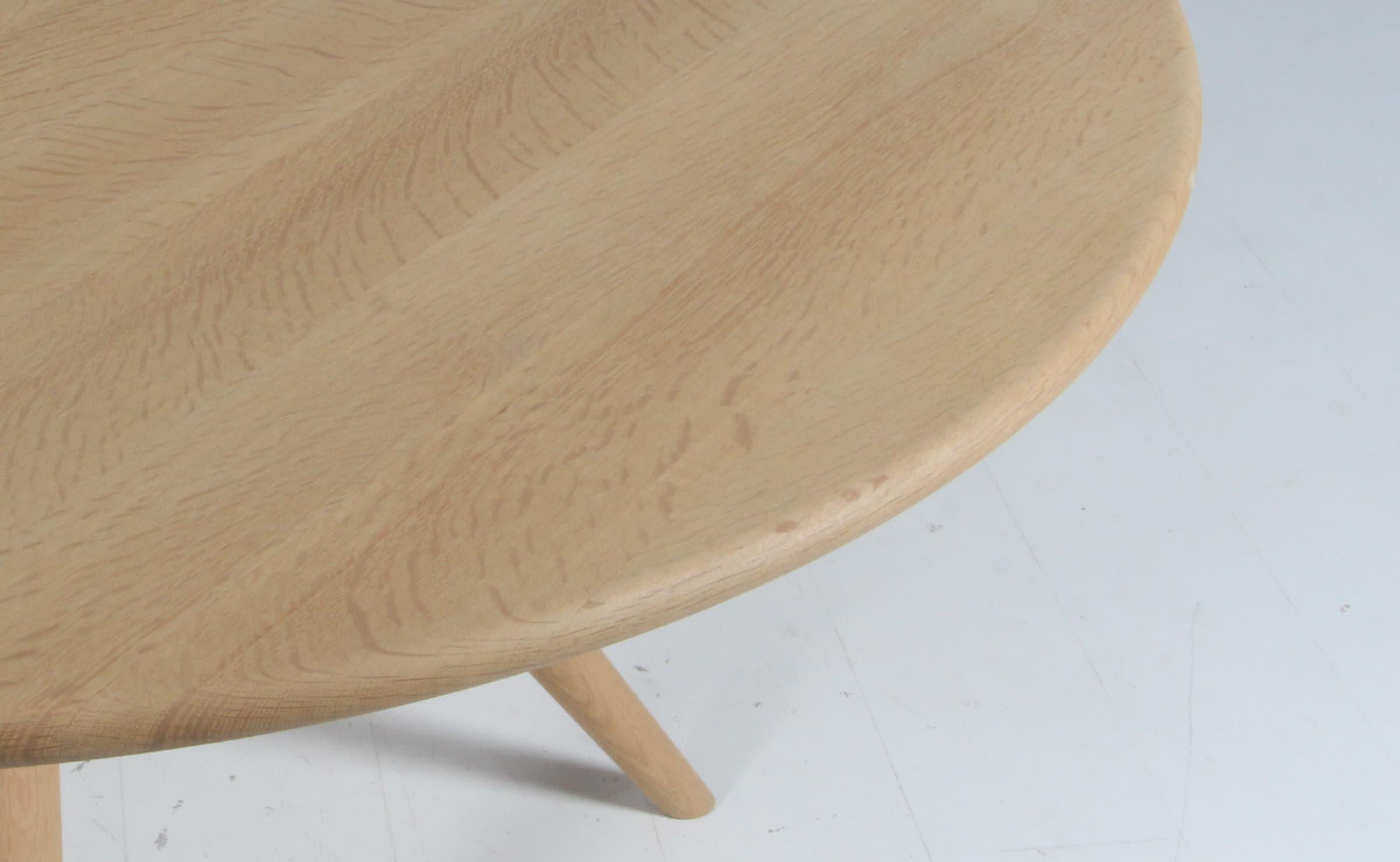 Danish Hans J. Wegner PP75 Circular Dining Table in Solid Oak, Denmark 2000s