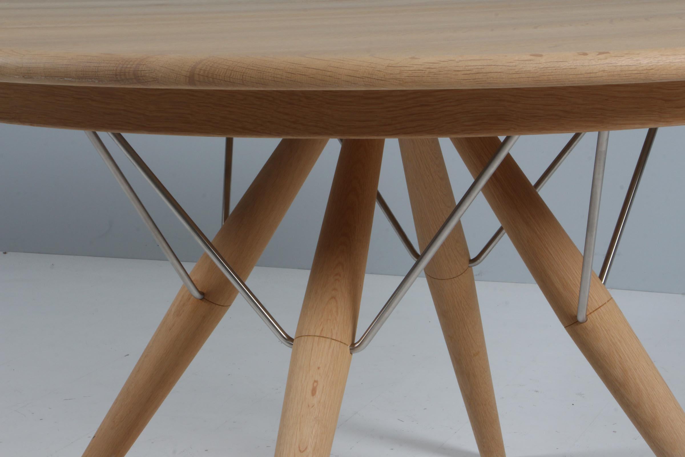 Contemporary Hans J. Wegner PP75 Circular Dining Table in Solid Oak, Denmark 2000s