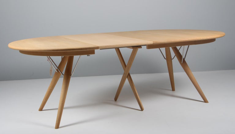 Hans J. Wegner PP75 Circular Dining Table in Solid Oak, Denmark 2000s For Sale 3