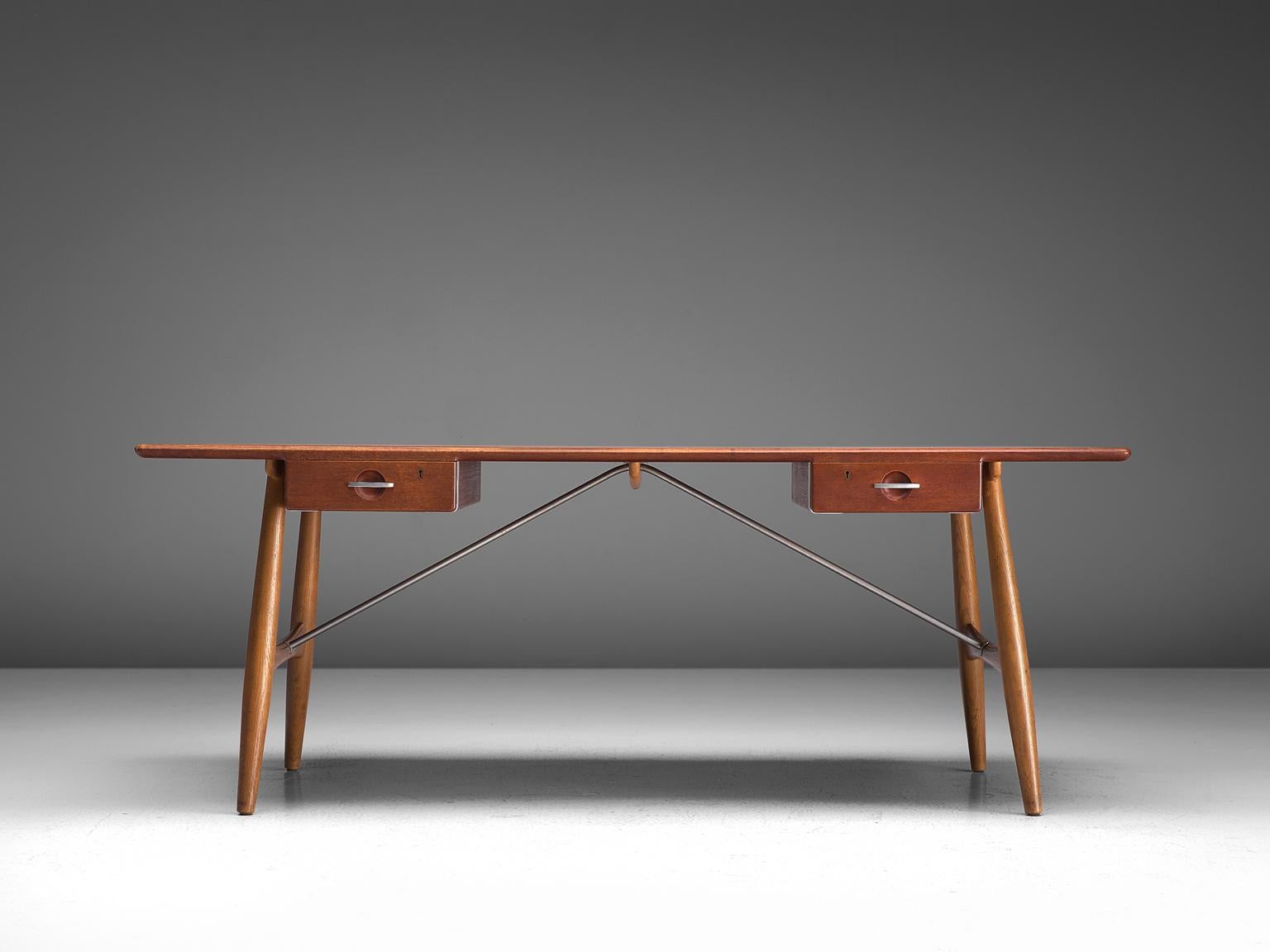 Hans J. Wegner Rare 'JH571' Desk in Oak 5