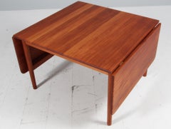 Hans J. Wegner, Table basse rectangulaire avec feuilles