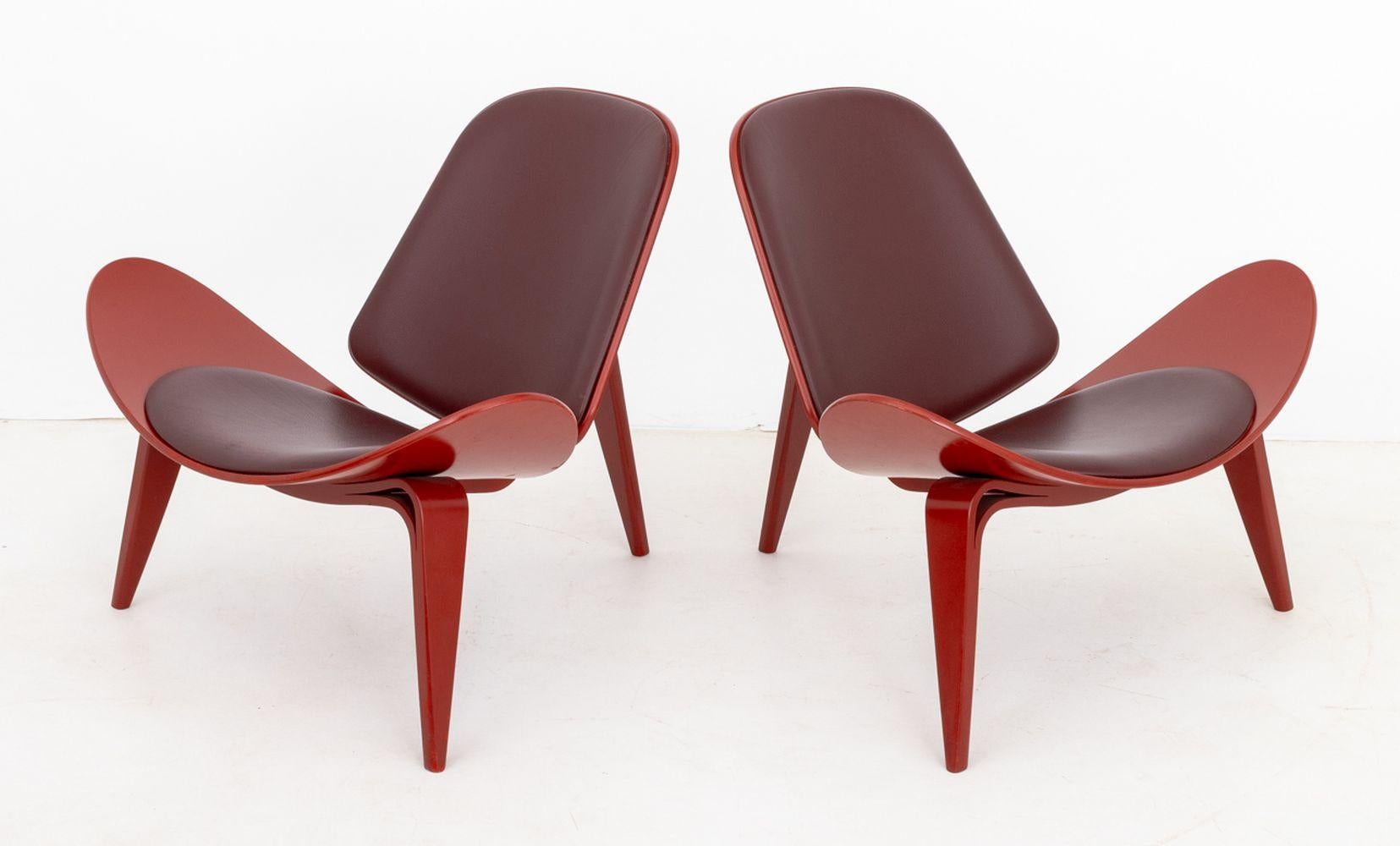 Danese Sedie da salotto a conchiglia Hans J. Wegner rosse CH07, coppia in vendita
