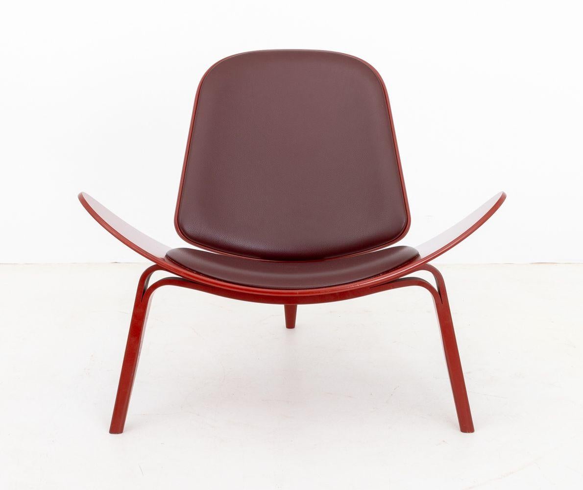 Sedie da salotto a conchiglia Hans J. Wegner rosse CH07, coppia In condizioni buone in vendita a Astoria, NY