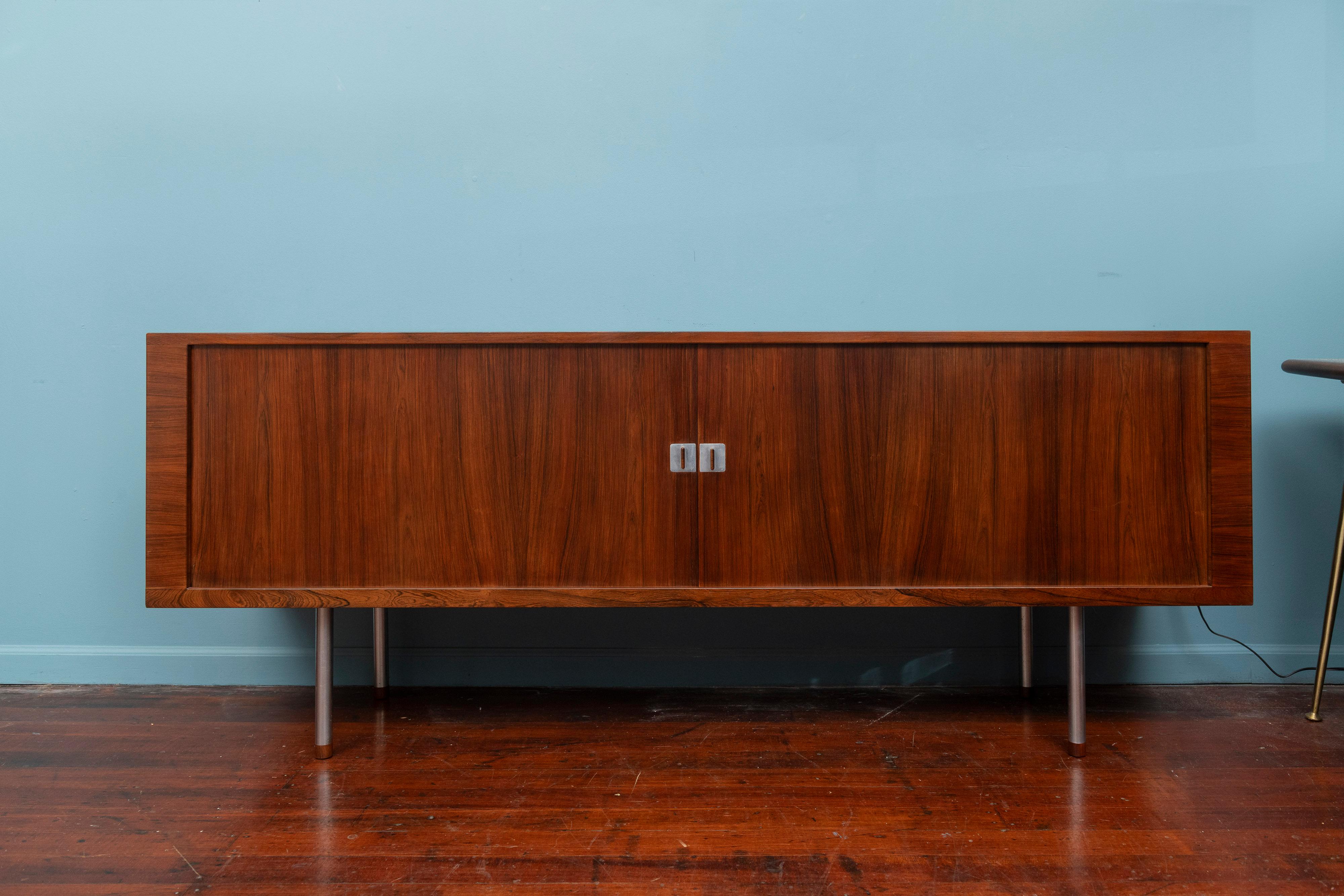 Scandinavo moderno Hans J. Wegner Credenza President in legno di palissandro per RY-Mobler in vendita