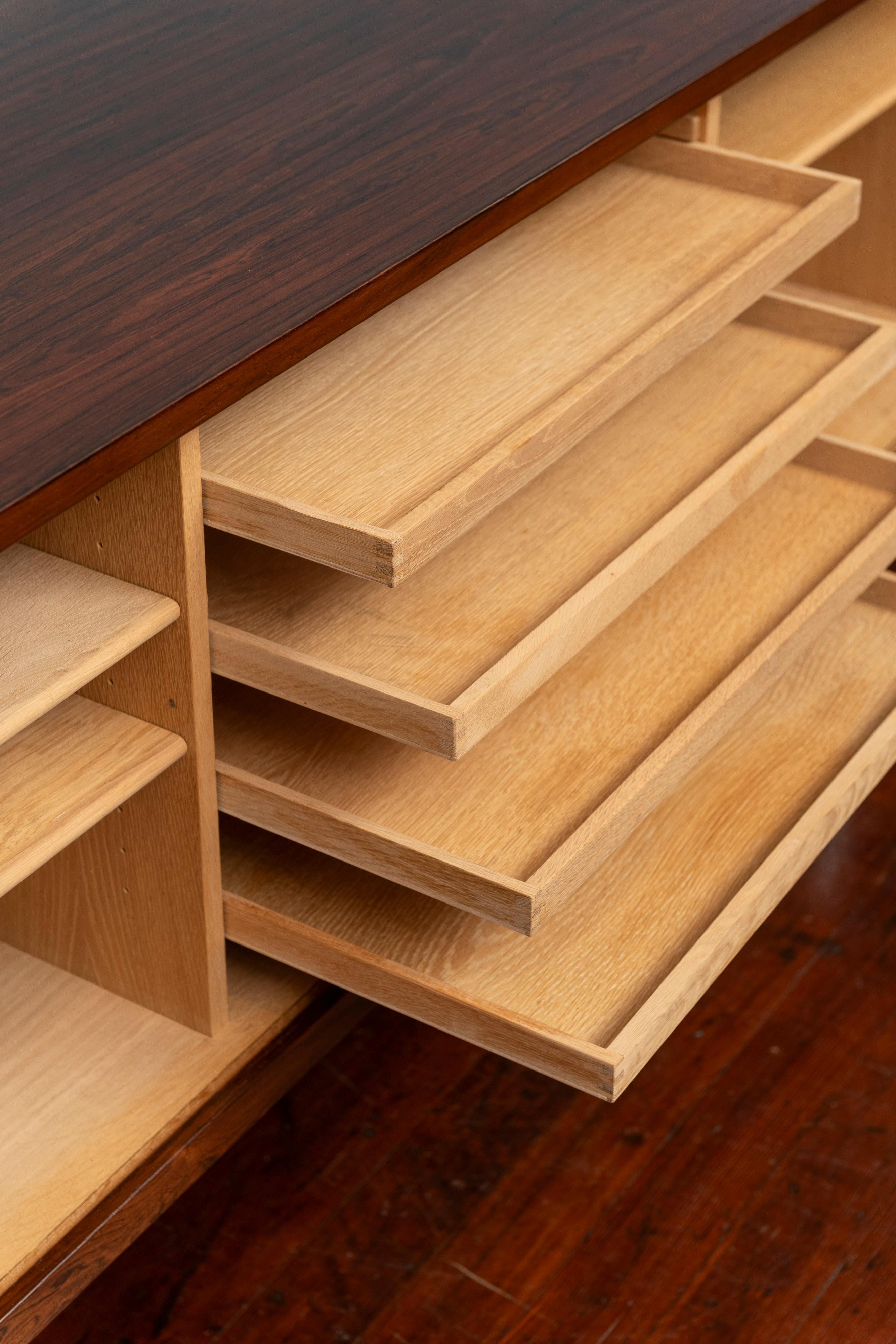 Acciaio inossidabile Hans J. Wegner Credenza President in legno di palissandro per RY-Mobler in vendita