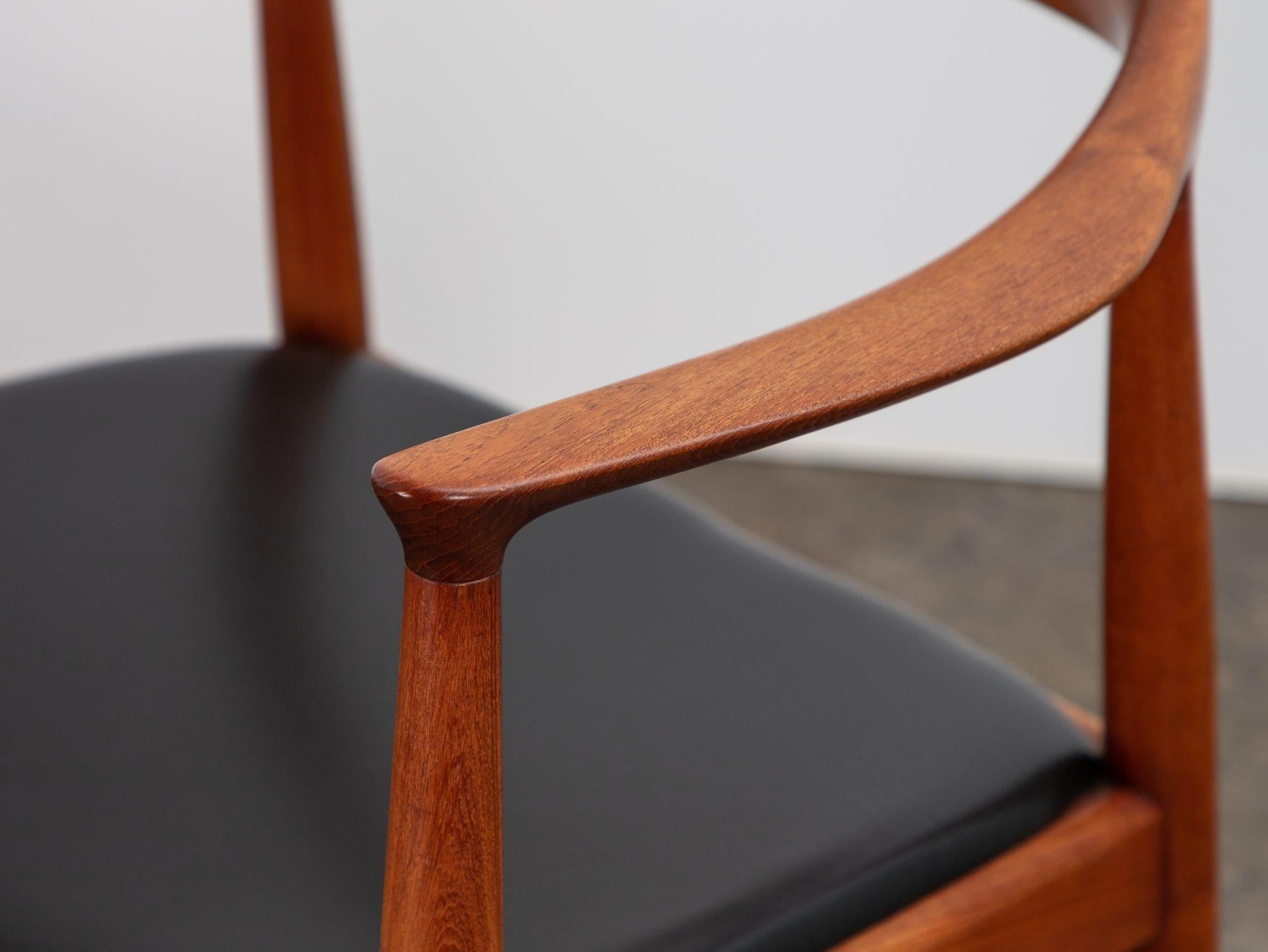 Hans J. Wegner Runder Stuhl im Angebot 2