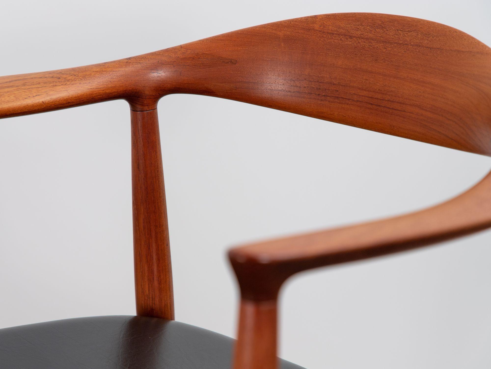 Chaise ronde Hans J. Wegner en vente 6