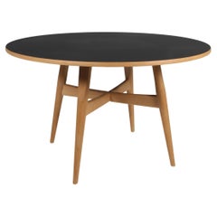 Hans J. Wegner, round dining table in oak and laminate, model Ge526