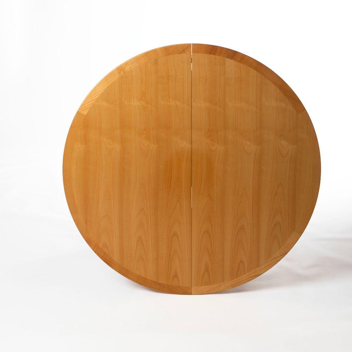 Cerise Table de salle à manger ronde PP76 en merisier de Hans J. Wegner en vente
