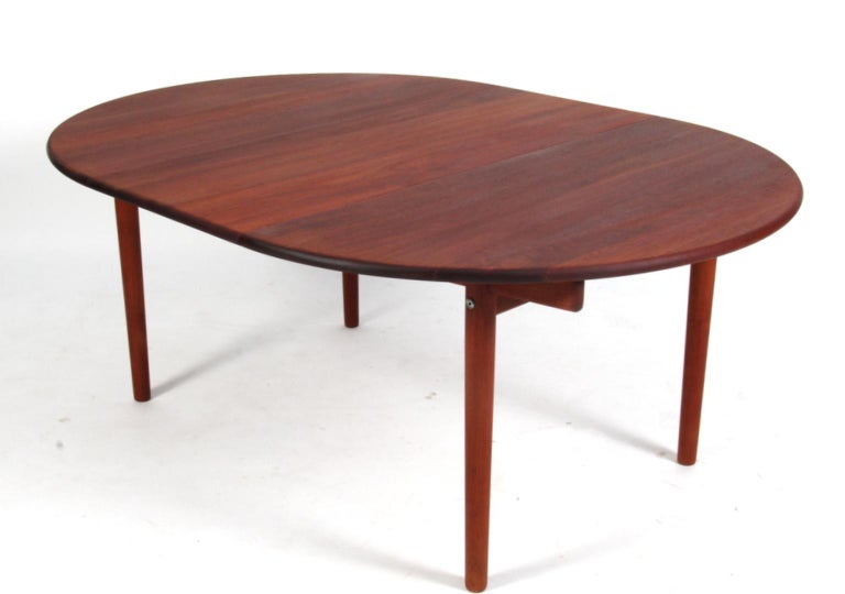 Hans J. Wegner Round Dining Table, with Two Extensions Plate, PP70