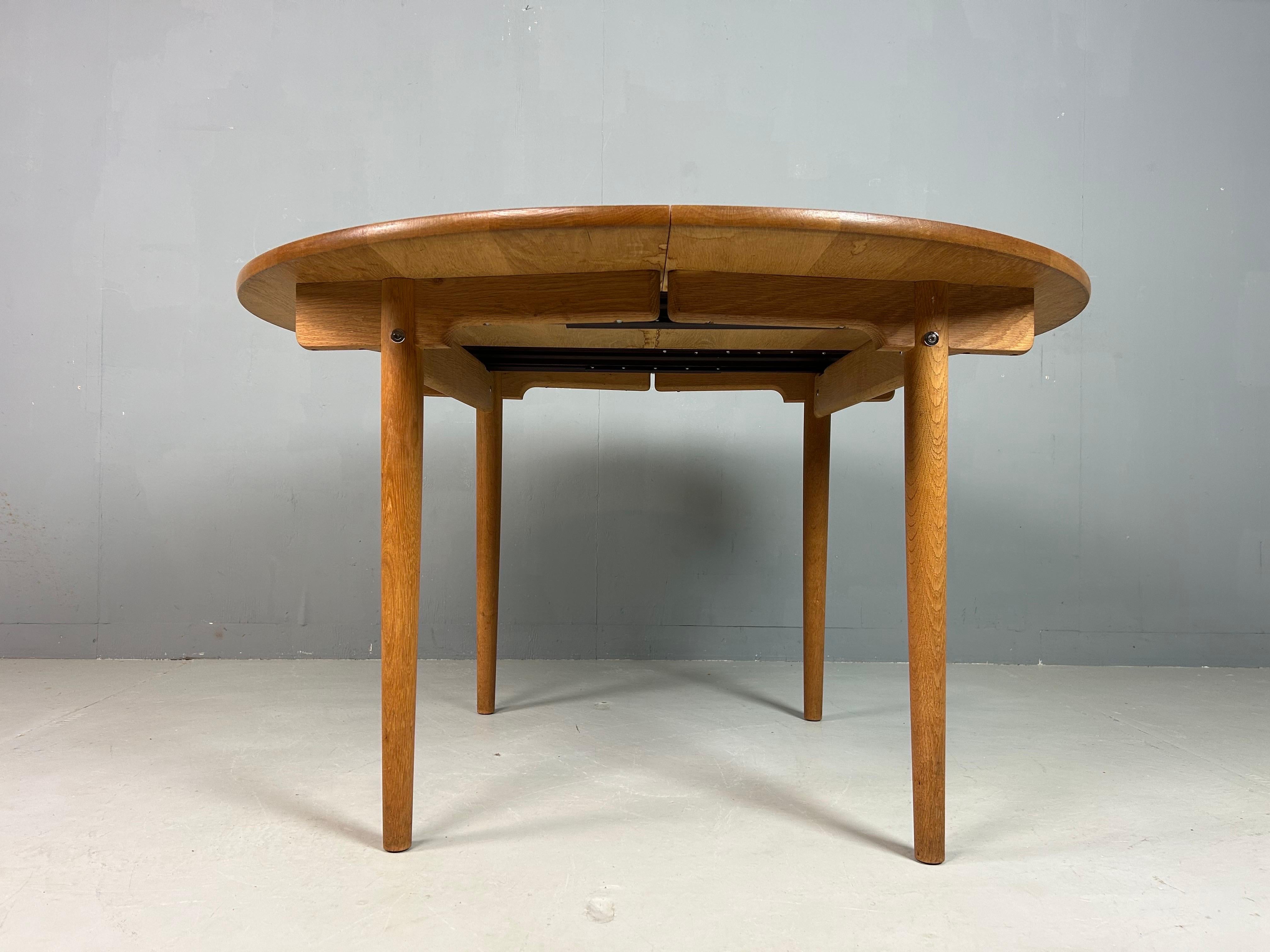Scandinavian Modern Hans J. Wegner Round PP70 Extendable Dining Table for Andreas Tuck, Denmark 1970 For Sale