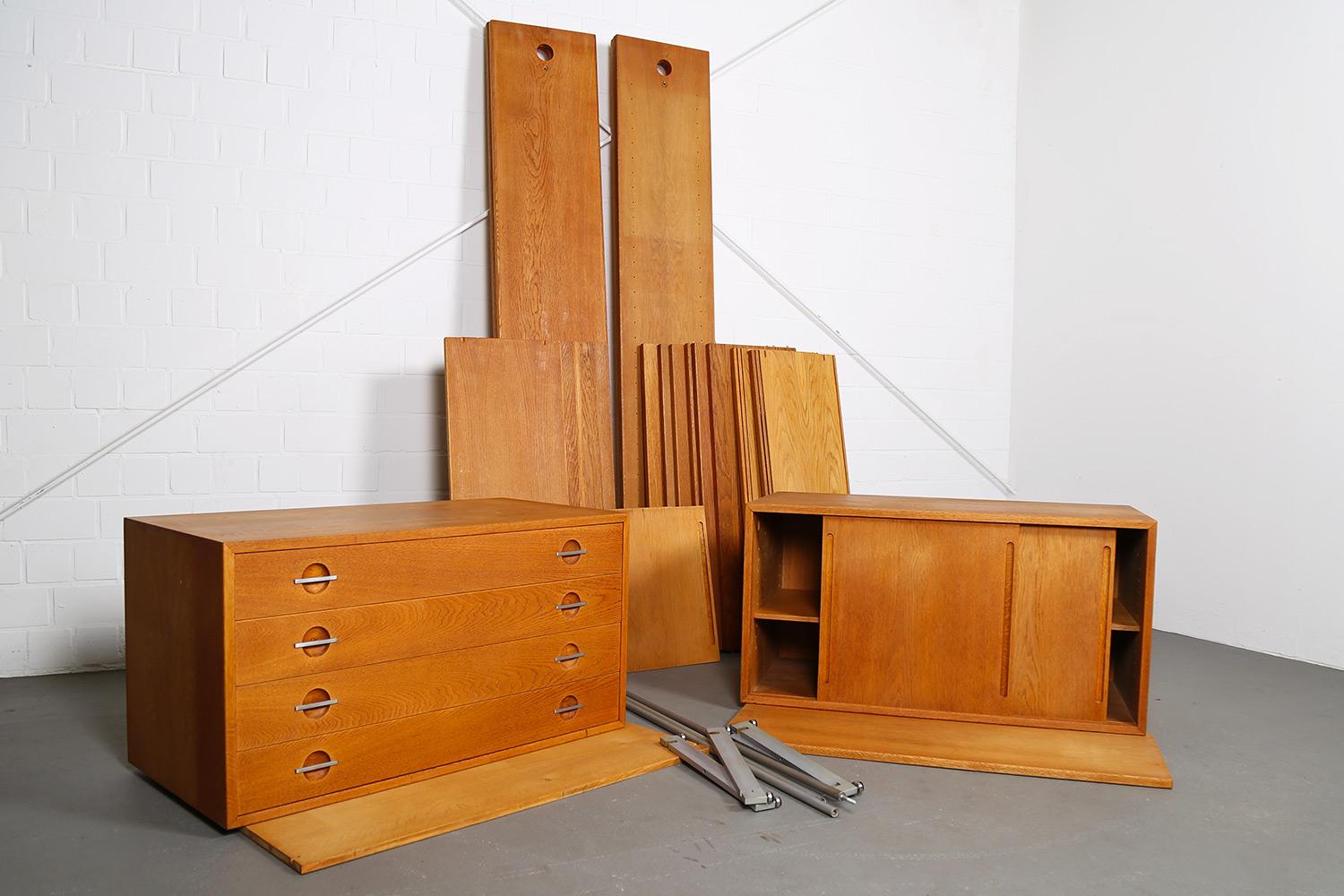 Aluminum Hans J. Wegner RY-100 Shelving System Ry Møbler 60s Danish Design For Sale