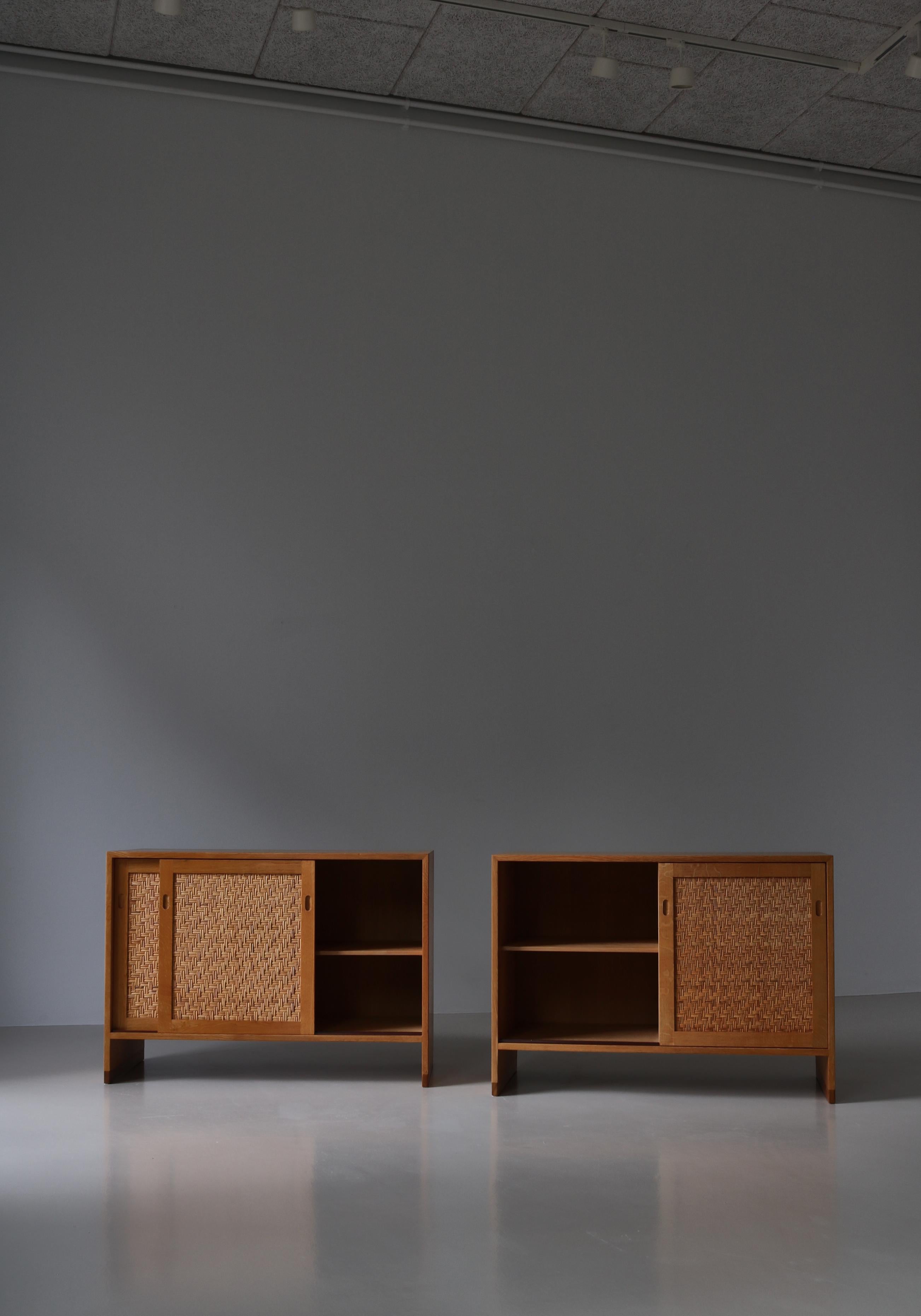 Mobiletto basso Hans J. Wegner 