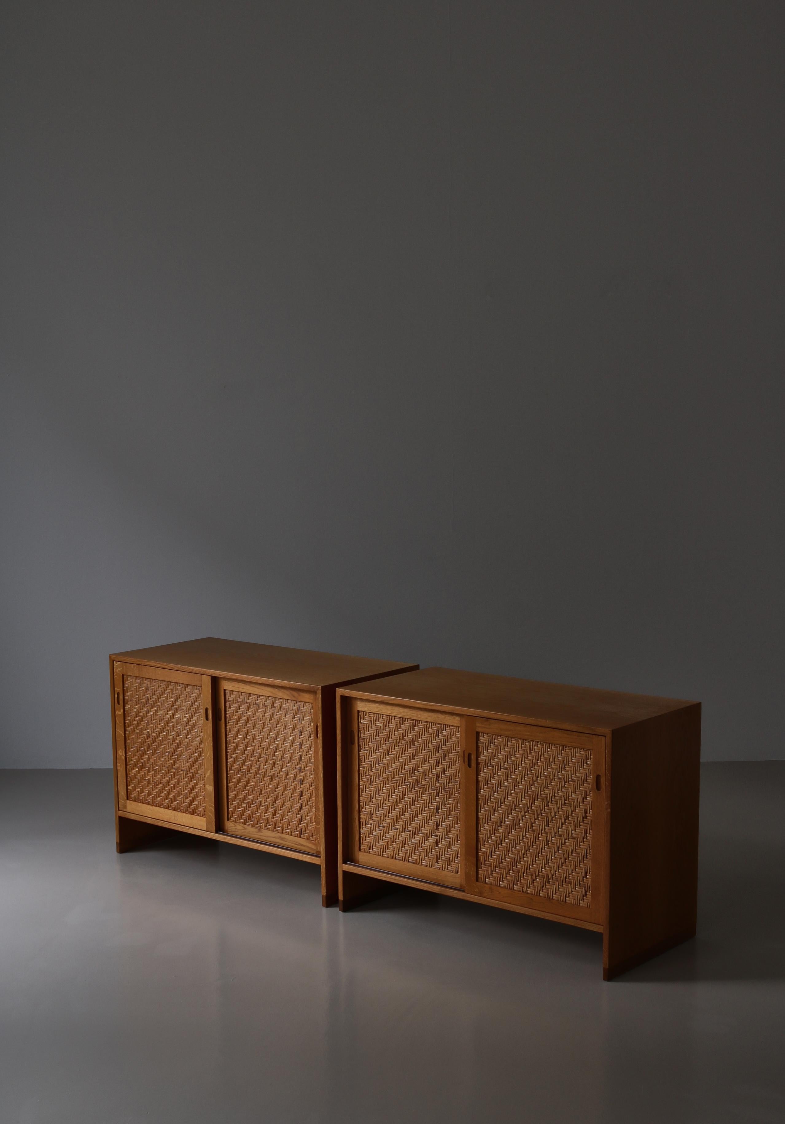 Mobiletto basso Hans J. Wegner 