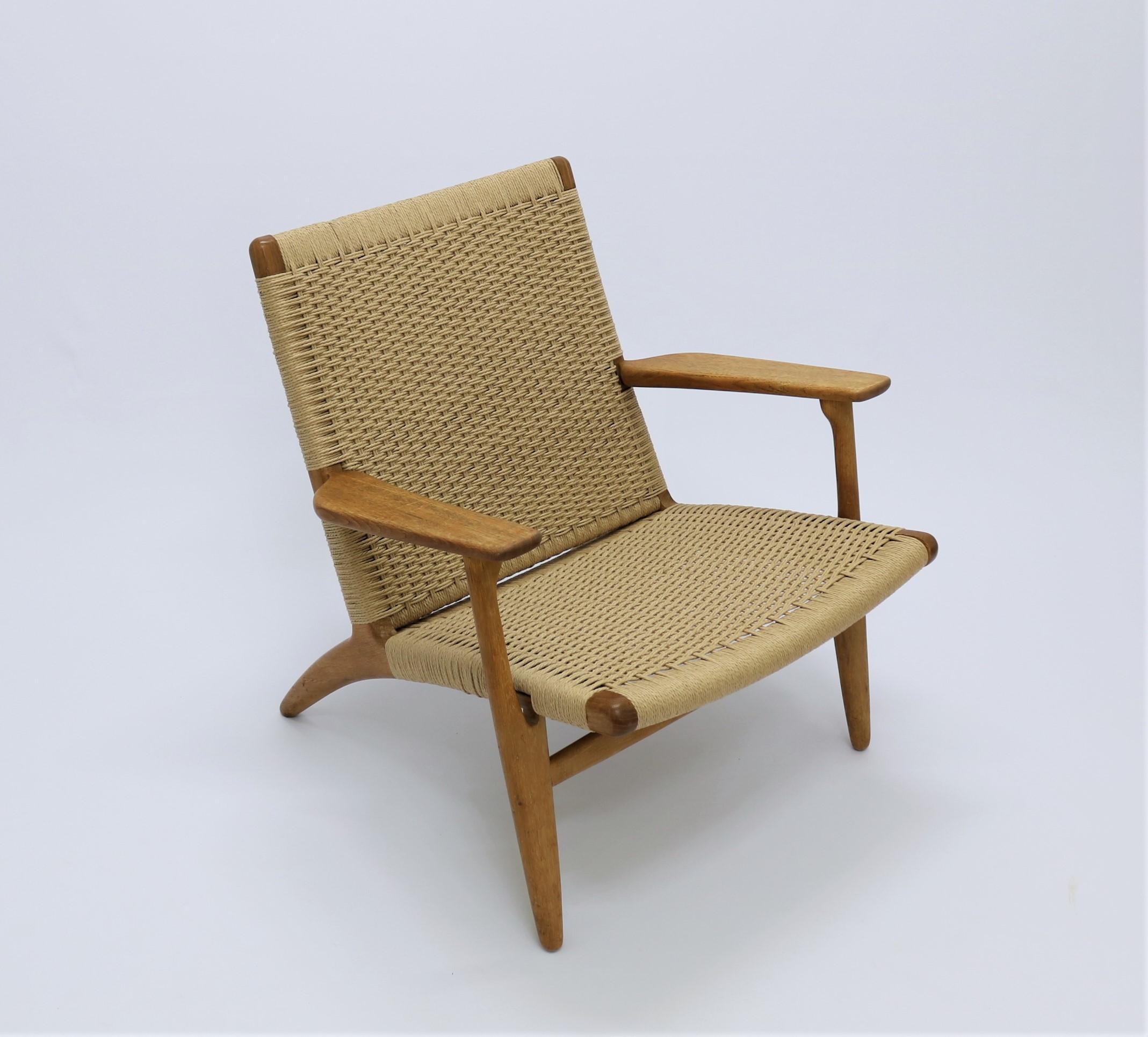 Danish Hans J. Wegner Scandinavian Modern Lounge Chair Ch25 in Oak and Papercord
